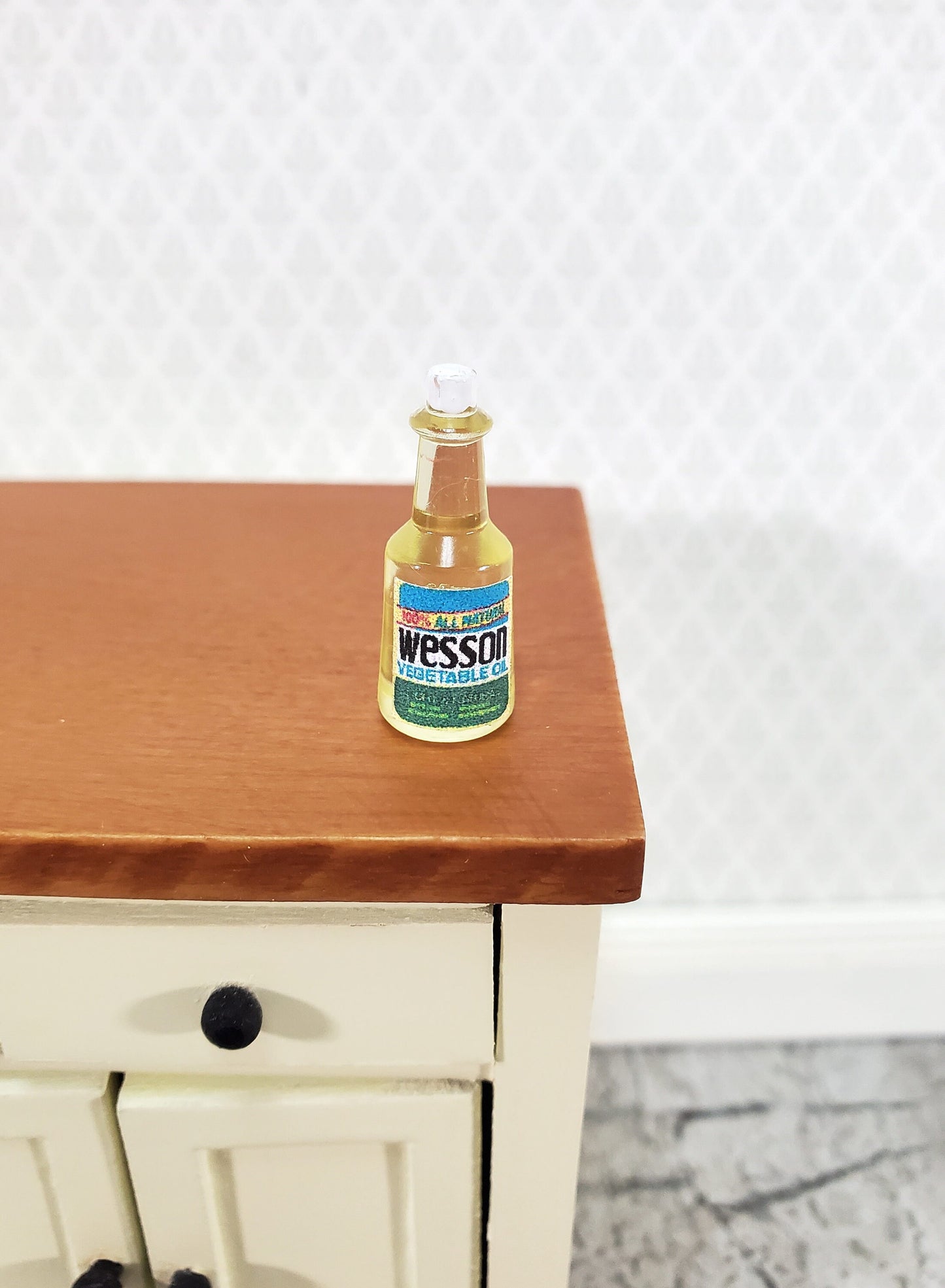 Dollhouse Wesson Vegetable Oil Bottle 1:12 Scale Miniature Kitchen Food