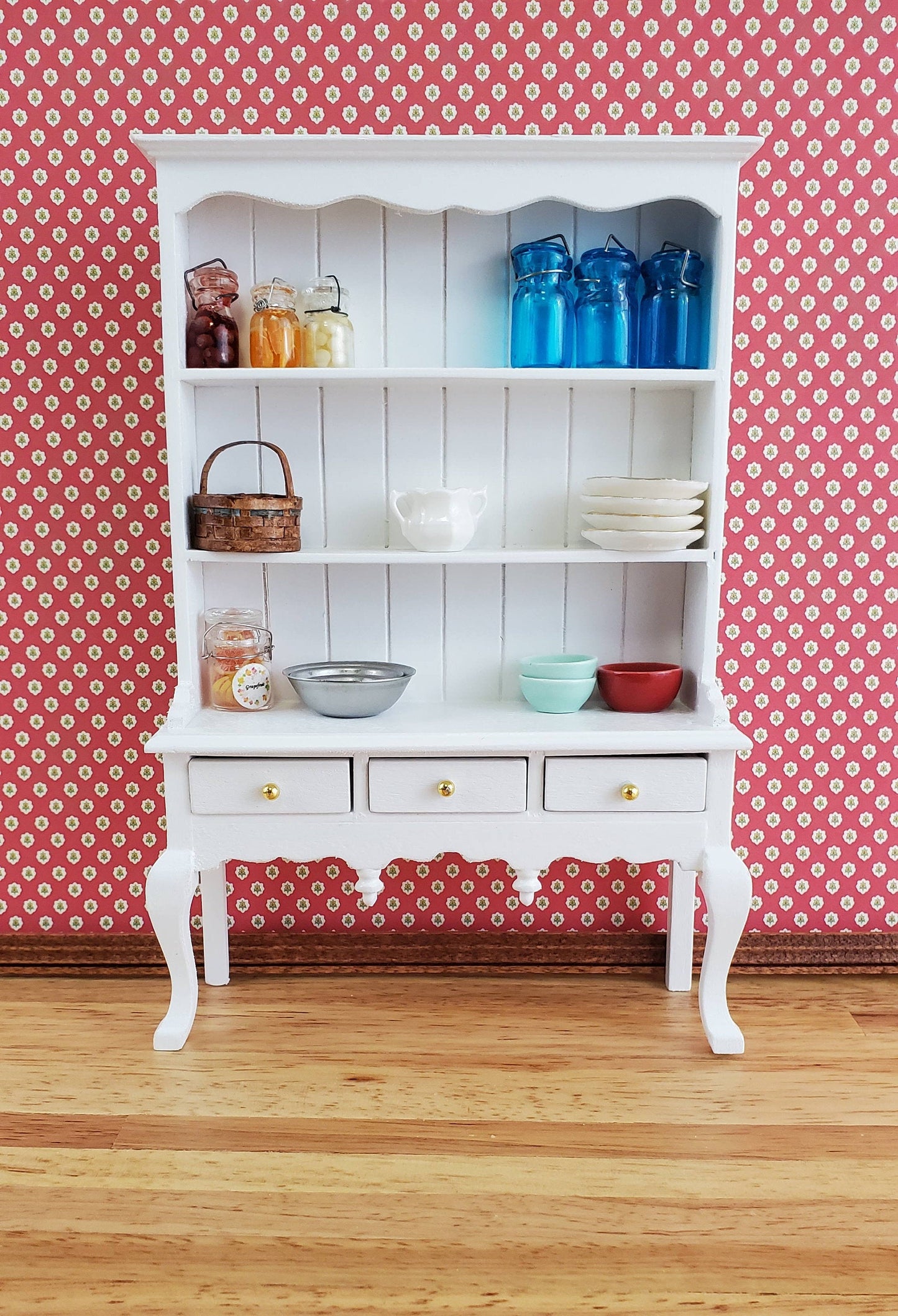 Dollhouse Miniature Queen Kitchen Cupboard Hutch White Anne Style 1:12 Scale Furniture