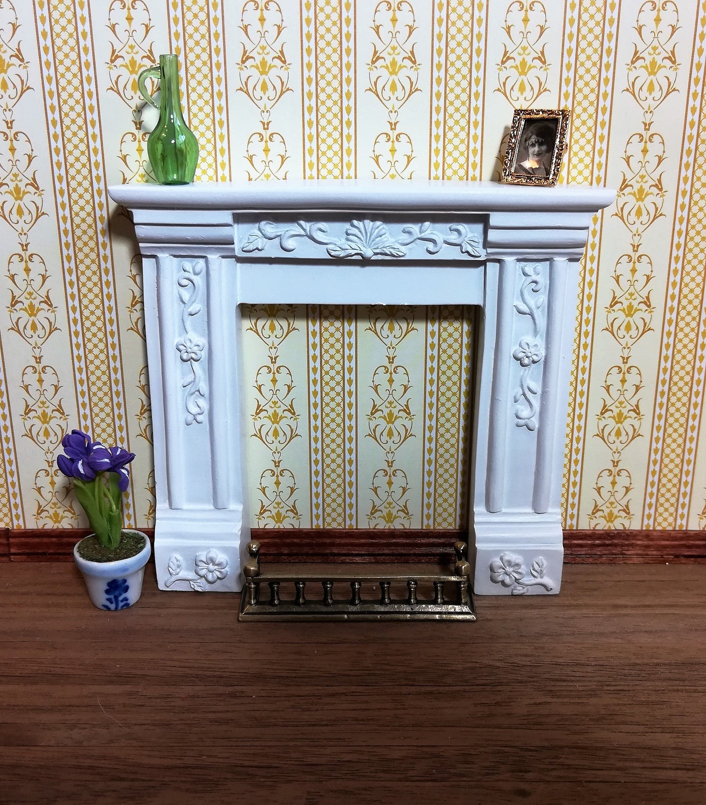Dollhouse Miniature Fireplace Surround Victorian with Flowers White Resin 1:12 Scale
