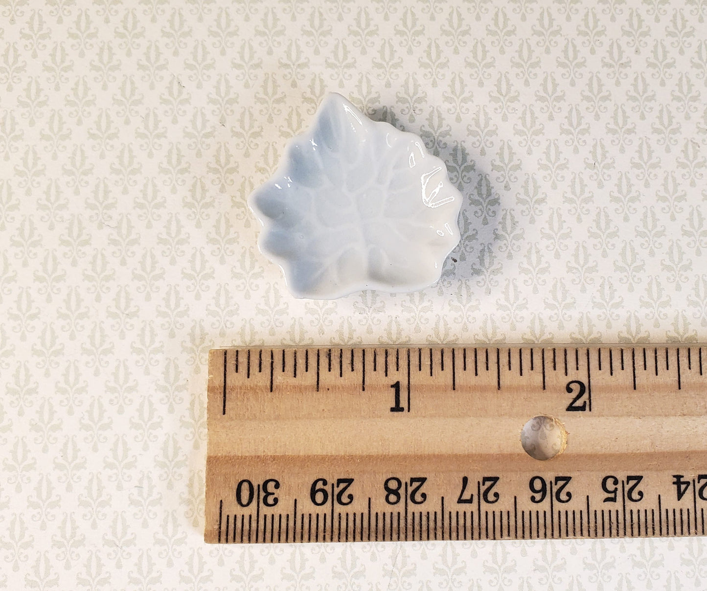 Dollhouse Leaf Shaped Ceramic Serving Platter 1:12 Scale Miniature