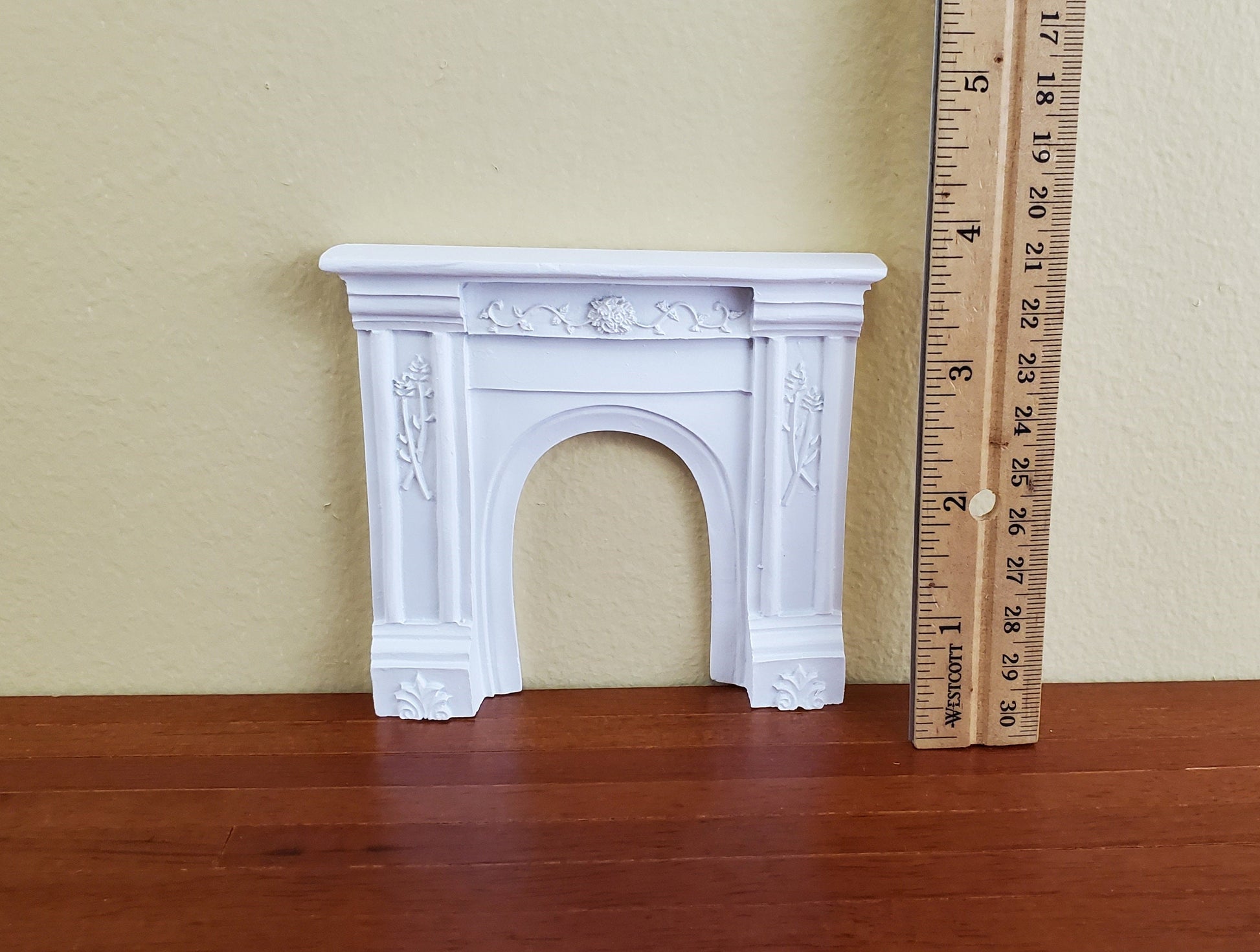 Dollhouse Miniature Fireplace Surround Victorian with Flowers White Arch Opening 1:12 Scale