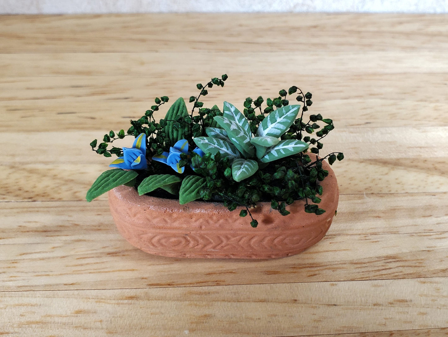 Dollhouse Assorted Plants in a Terra Cotta Planter 1:12 Scale Miniature