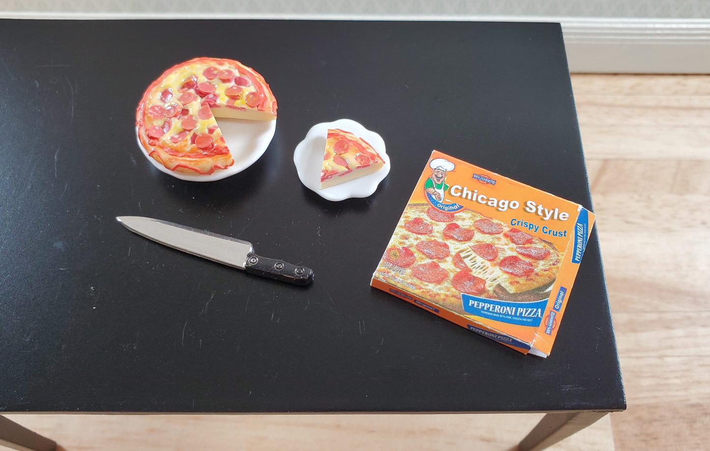 Dollhouse Pepperoni Pizza with Slice and Box 1:12 Scale Miniature Food