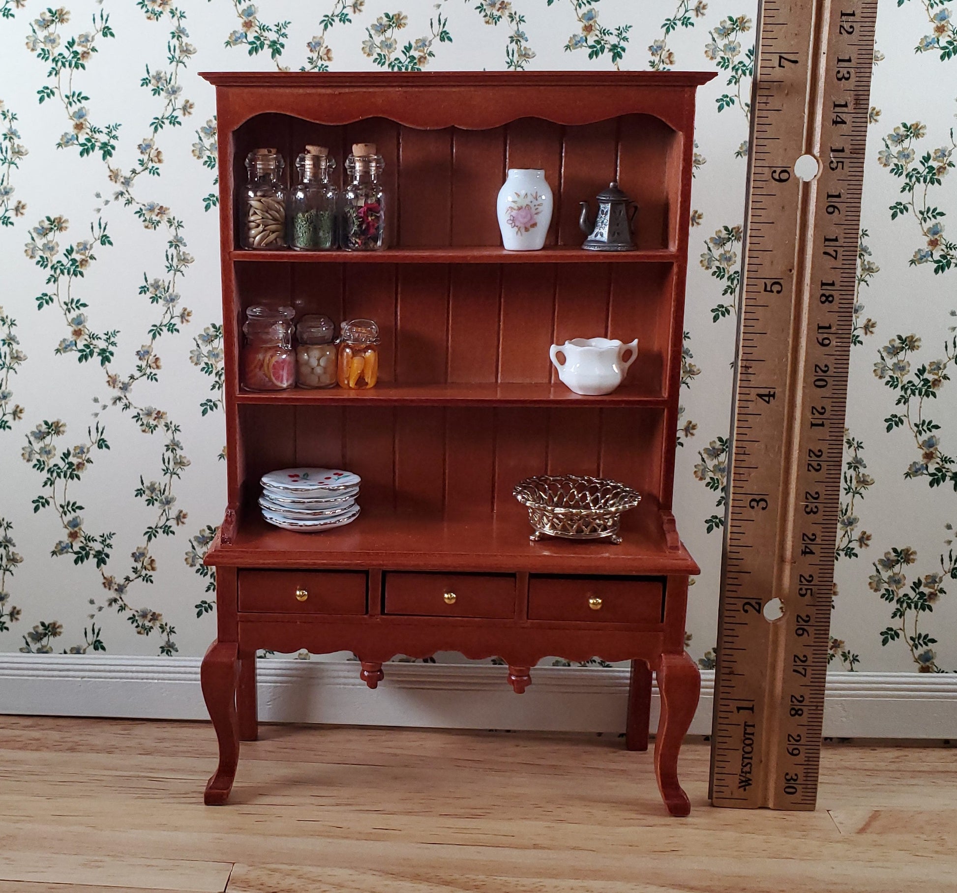 Dollhouse Kitchen Cupboard Hutch Queen Anne Style 1:12 Scale Miniature Furniture