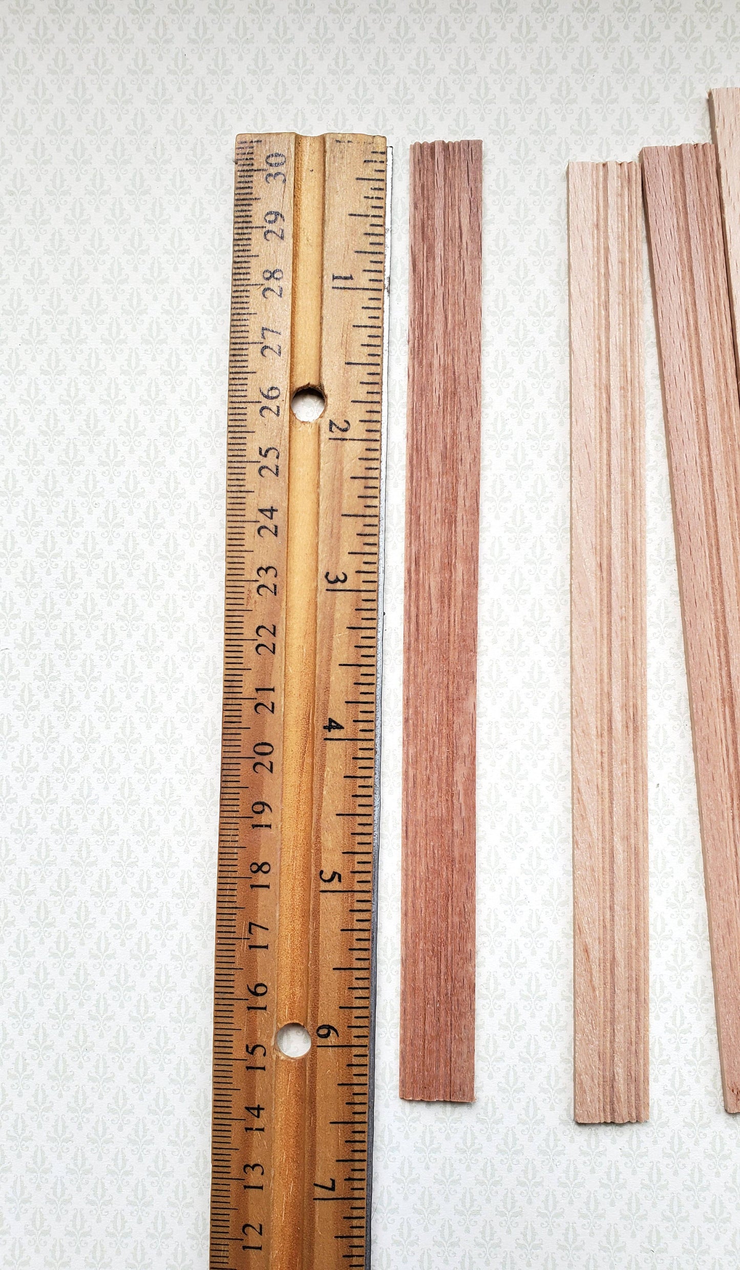 Dollhouse Miniatures Baseboard Trim 6" x12 Scrap Pieces 1:12 Scale 77946