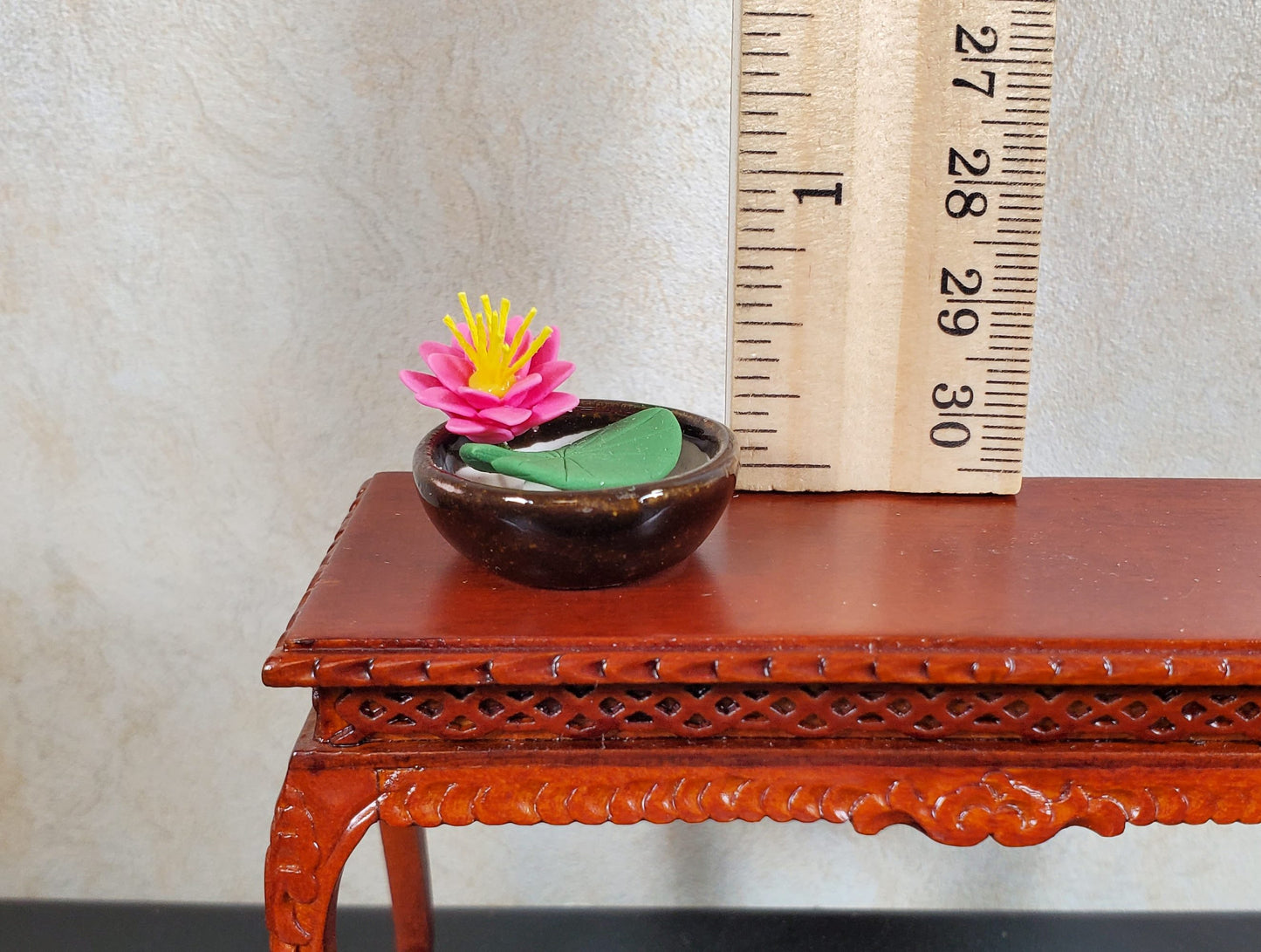 Dollhouse Pink Water Lily in Round Brown Bowl 1:12 Scale Miniature
