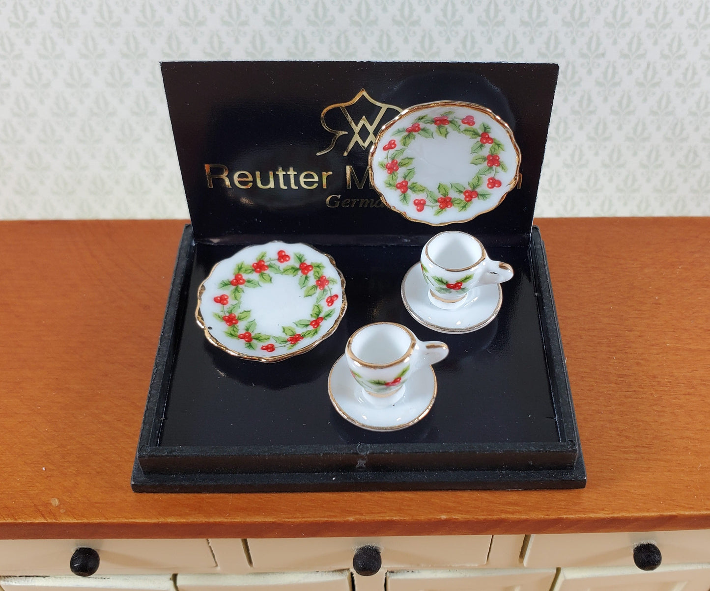 Dollhouse Coffee Setting for 2 Mistletoe Reutter Porcelain 1:12 Scale Miniatures