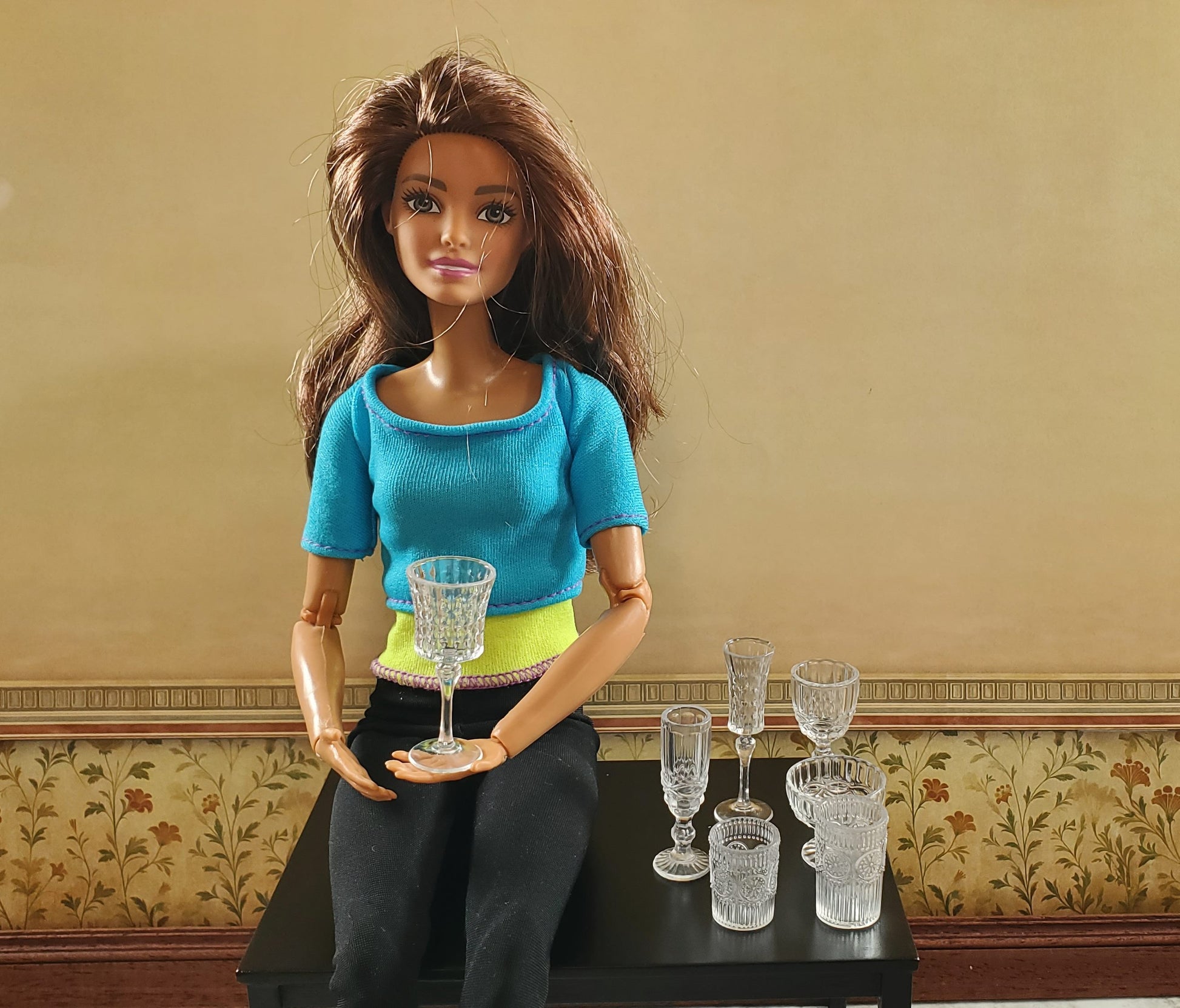 Dollhouse Wine Glasses Vases Bowls Tableware Clear Plastic 1:6 Playscale Size