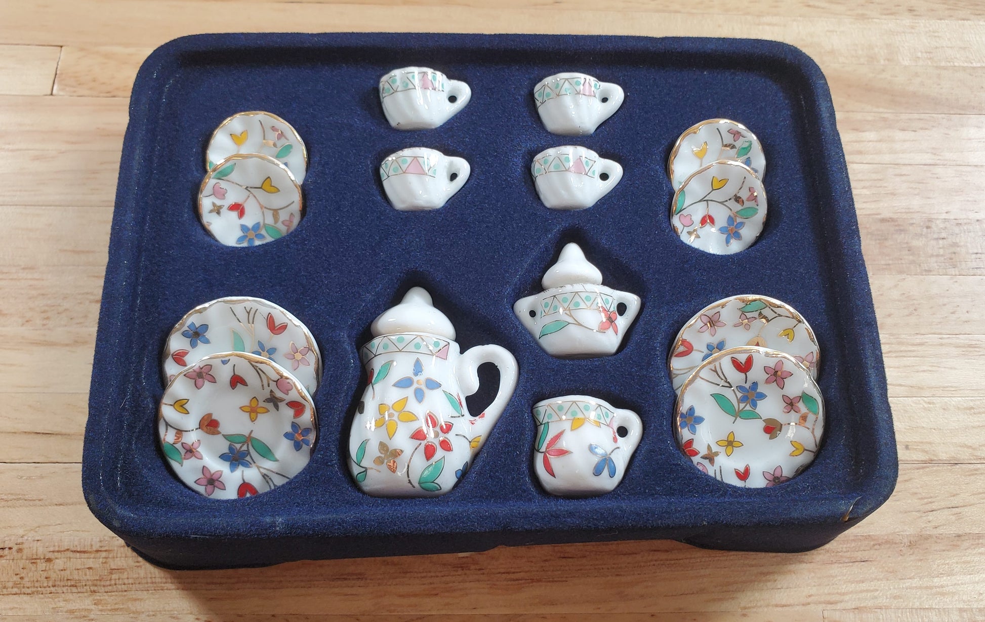 Dollhouse Dishes Plates Coffee Cup Spring Flowers Ceramic 1:12 Scale Miniature