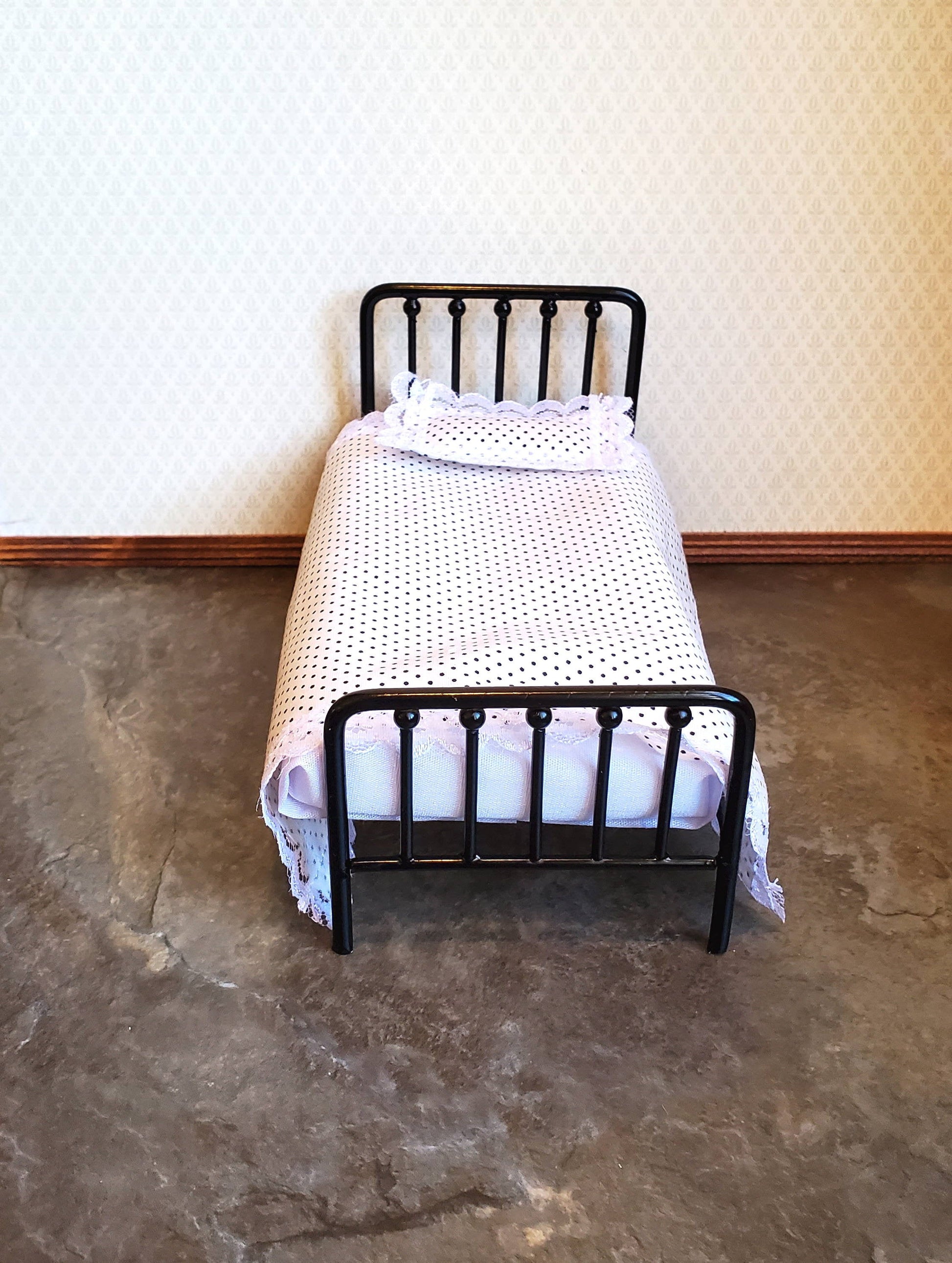 Dollhouse Miniature Bed Black Metal with Mattress Pillow Blanket 1:12 Scale Furniture