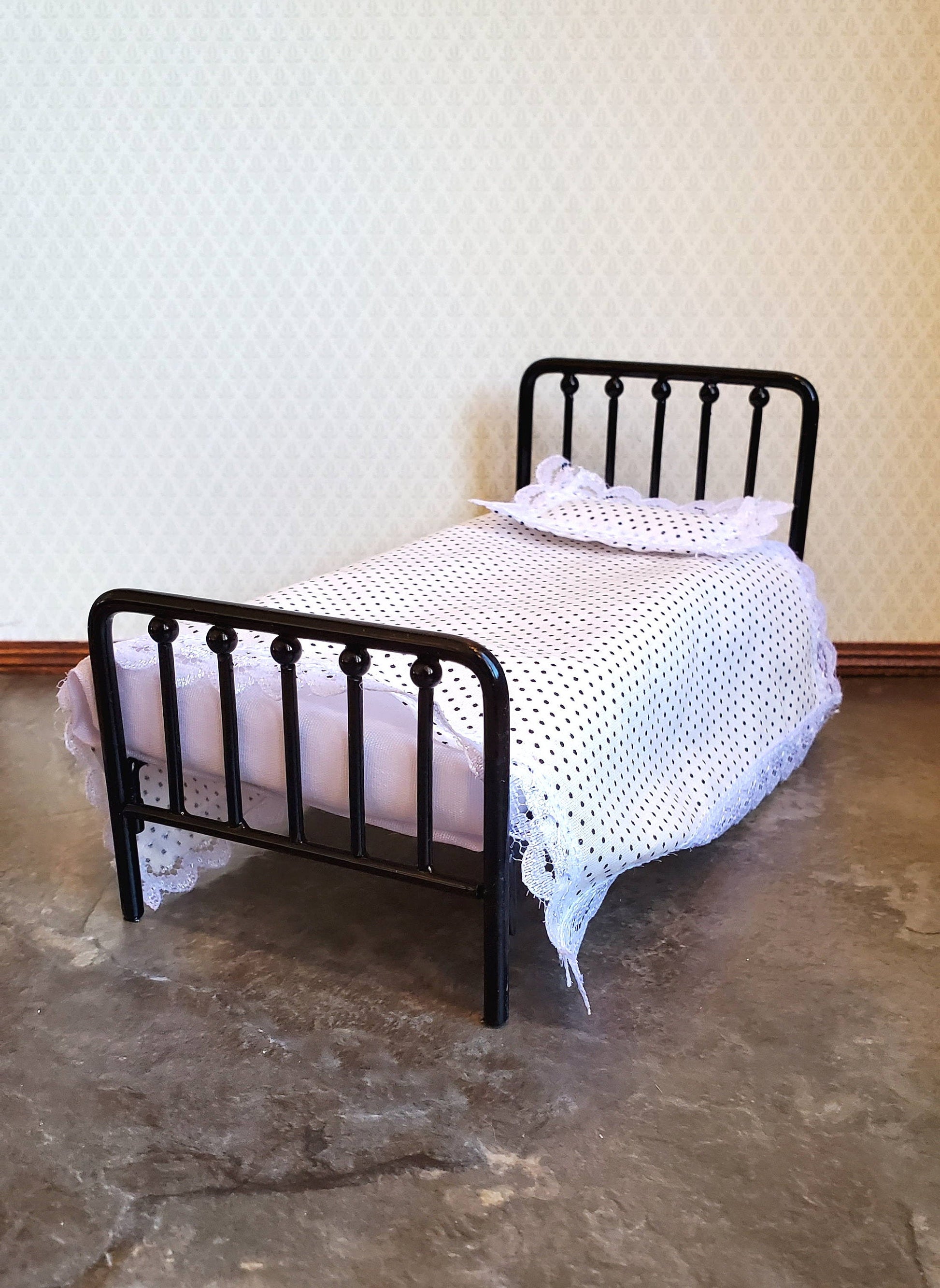 Dollhouse Miniature Bed Black Metal with Mattress Pillow Blanket 1:12 Scale Furniture