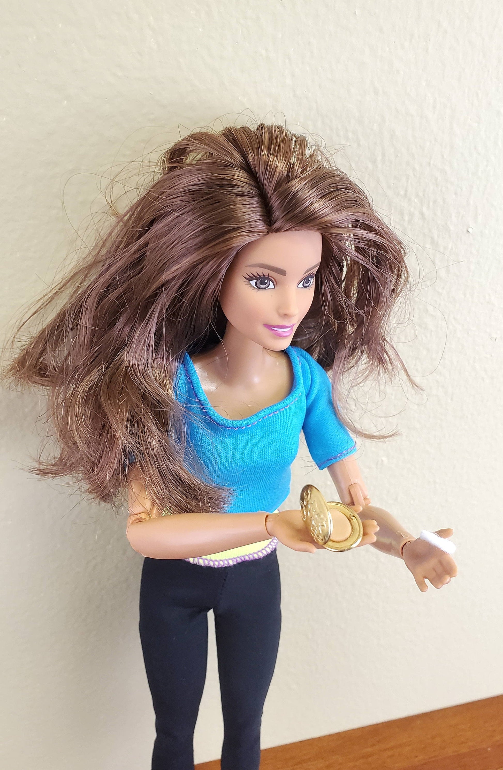 Dollhouse Miniature Compact Clasp Make-Up Container 1:6 Scale