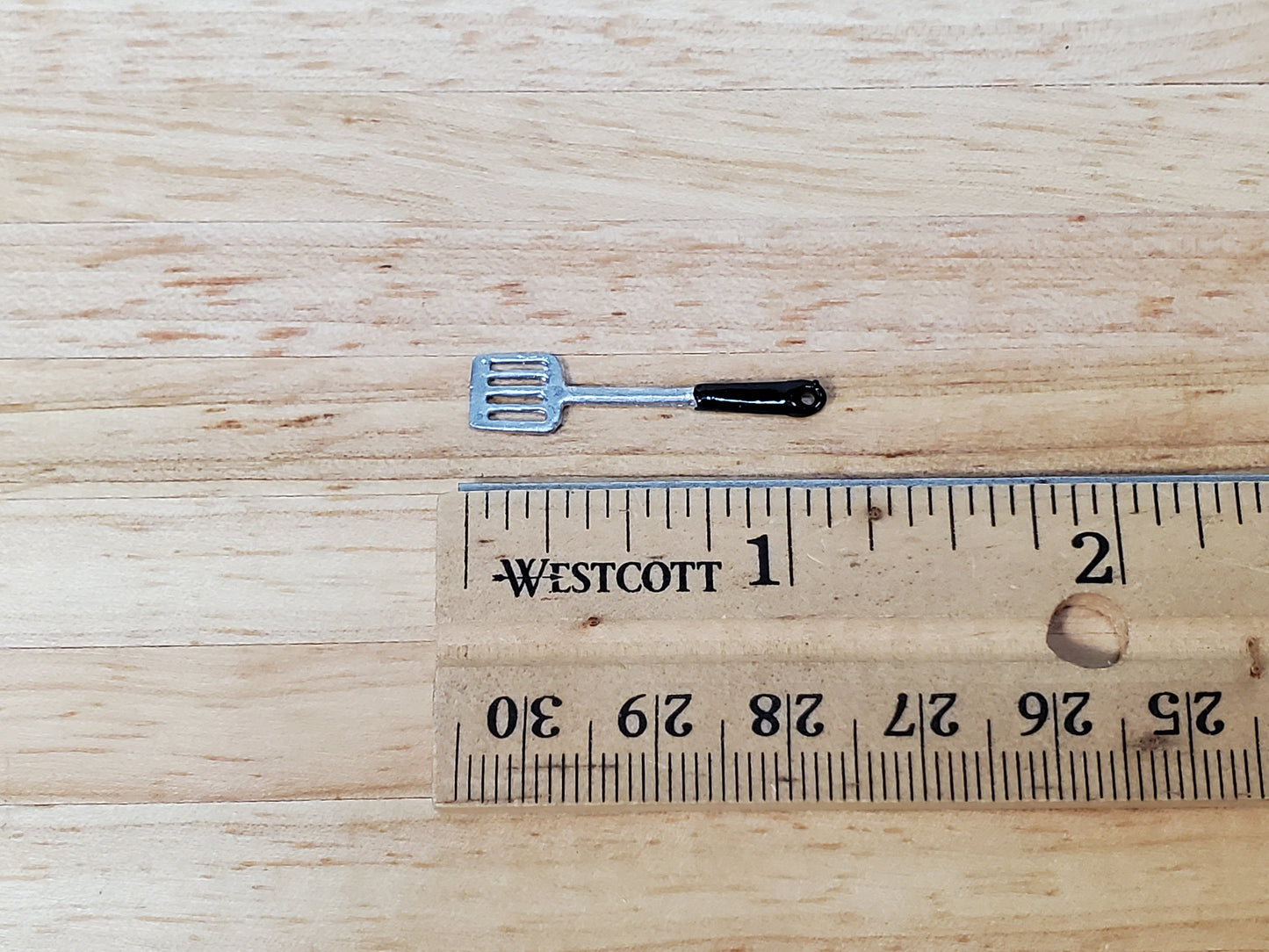 Dollhouse Kitchen Spatula Painted Metal 1:12 Scale Miniature Decor
