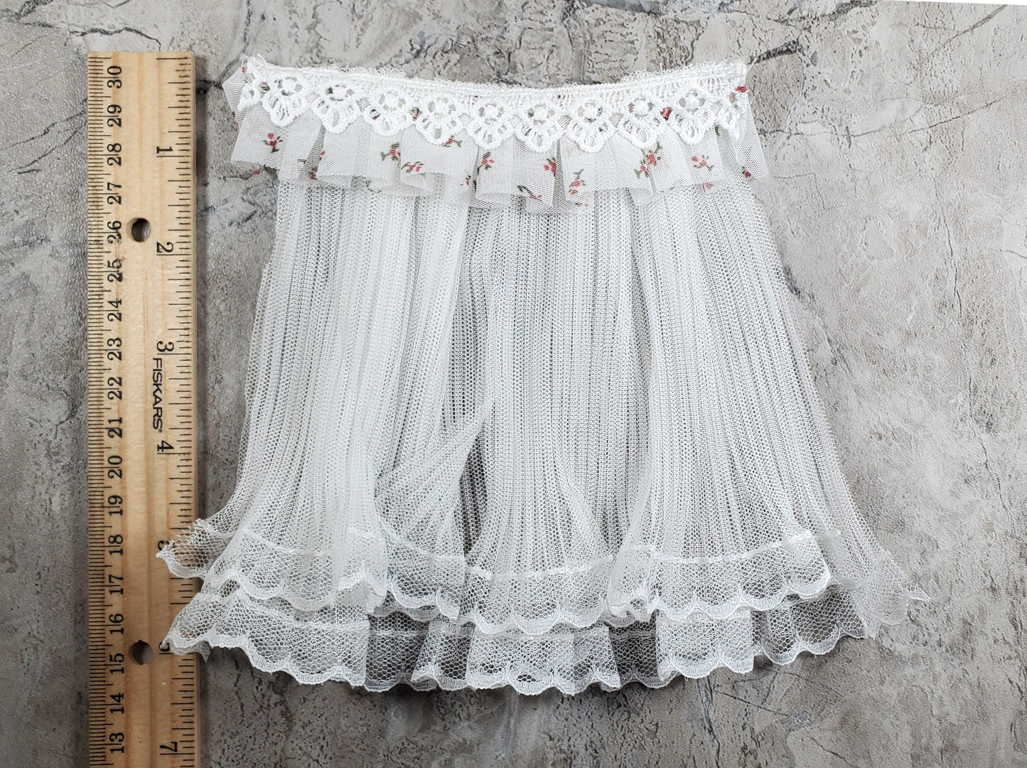 Dollhouse Lace Curtains Cream with Pink Floral Valance 1:12 Scale 5" W x 6" L