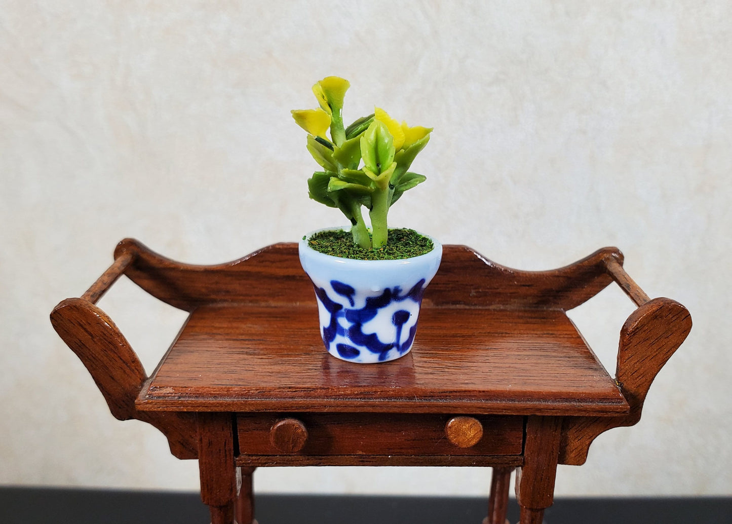 Dollhouse Green Houseplant in Blue & White Ceramic Planter 1:12 Scale Miniature