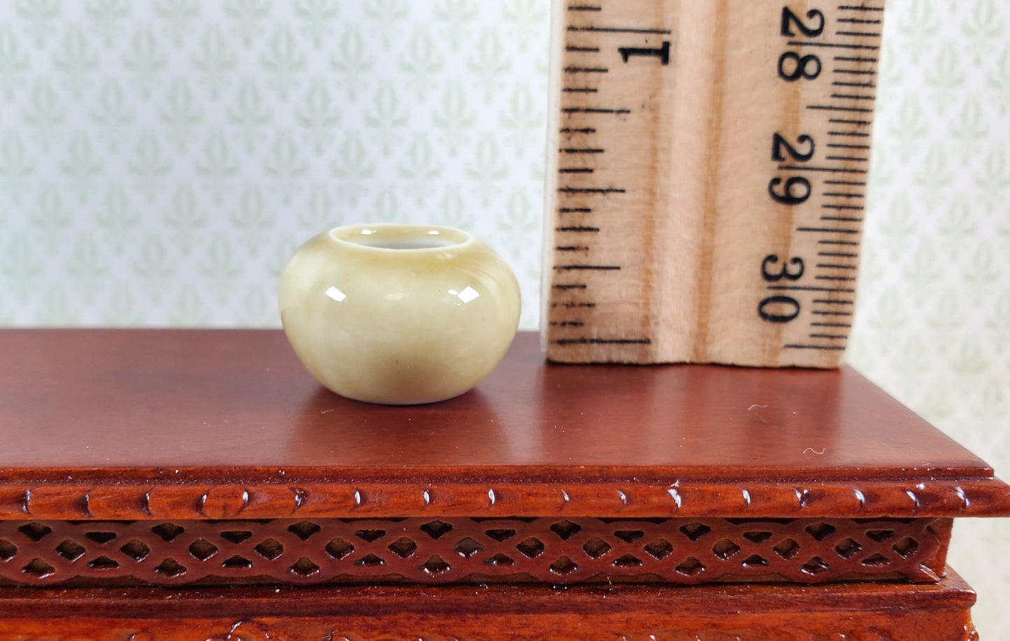 Dollhouse Small Light Brown Round Ceramic Vase 1:12 Scale Miniature