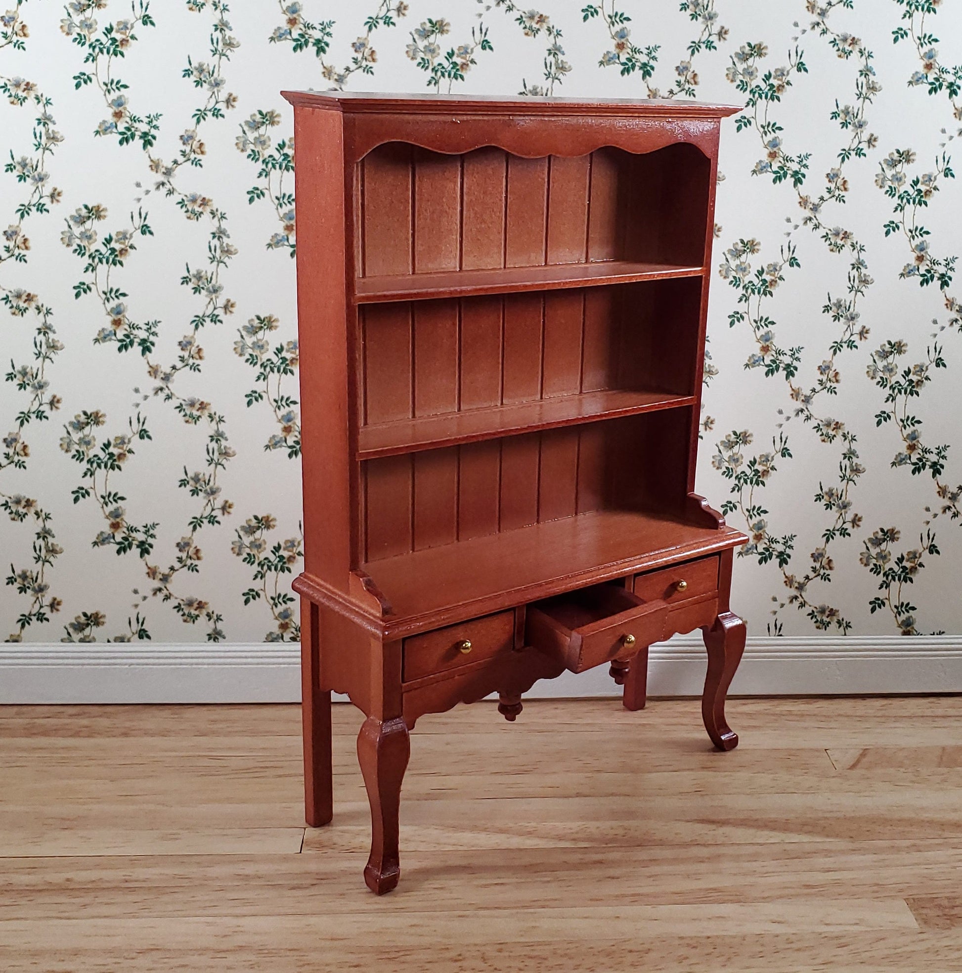 Dollhouse Kitchen Cupboard Hutch Queen Anne Style 1:12 Scale Miniature Furniture