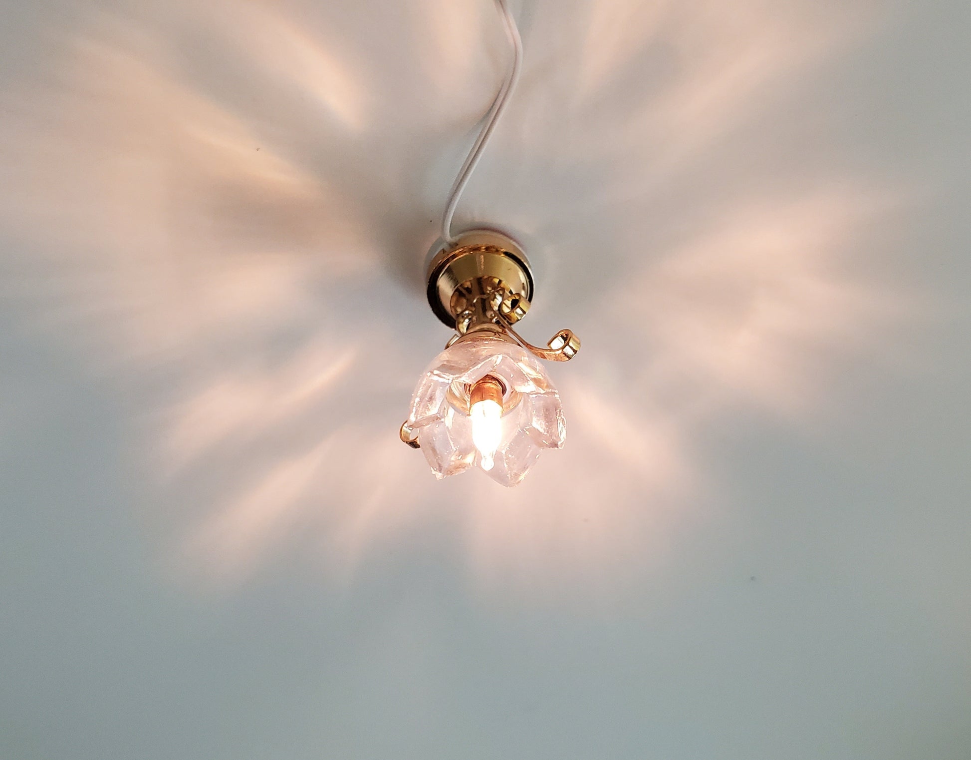 Dollhouse Miniature Ceiling Light Lily Flower Shade Gold 12 Volt 1:12