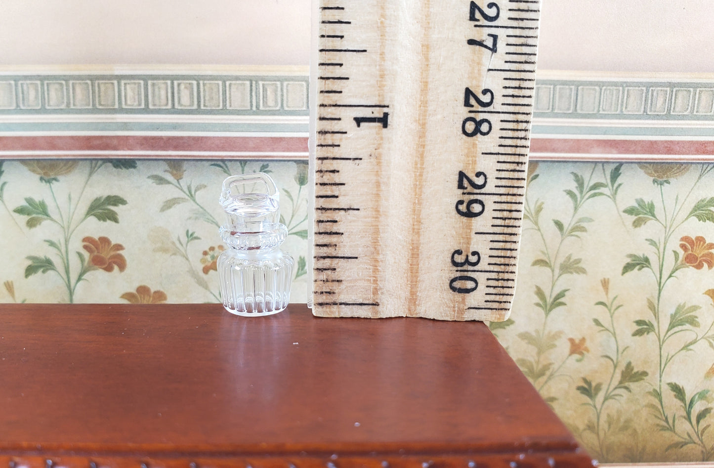 Dollhouse Ribbed Glass Jar with Lid 1:12 Scale Miniature Decoration Flowers