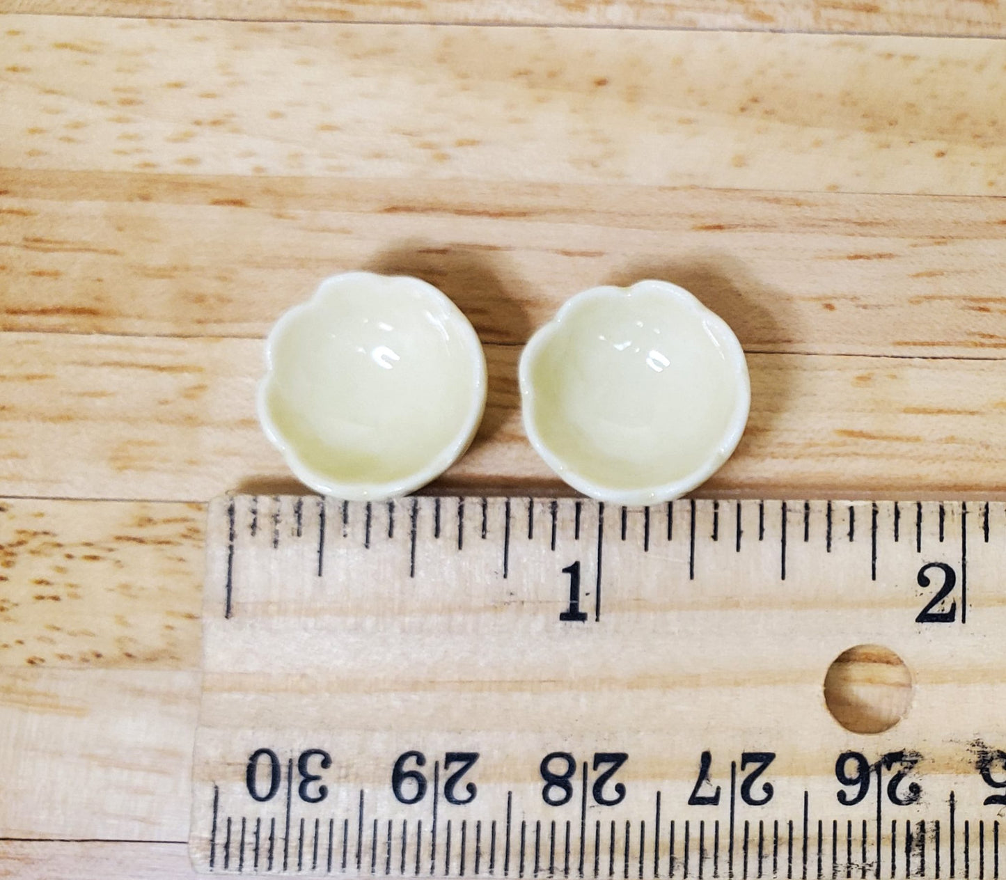 Dollhouse Small Dark Cream Scalloped Ceramic Bowls x2 1:12 Scale Miniature
