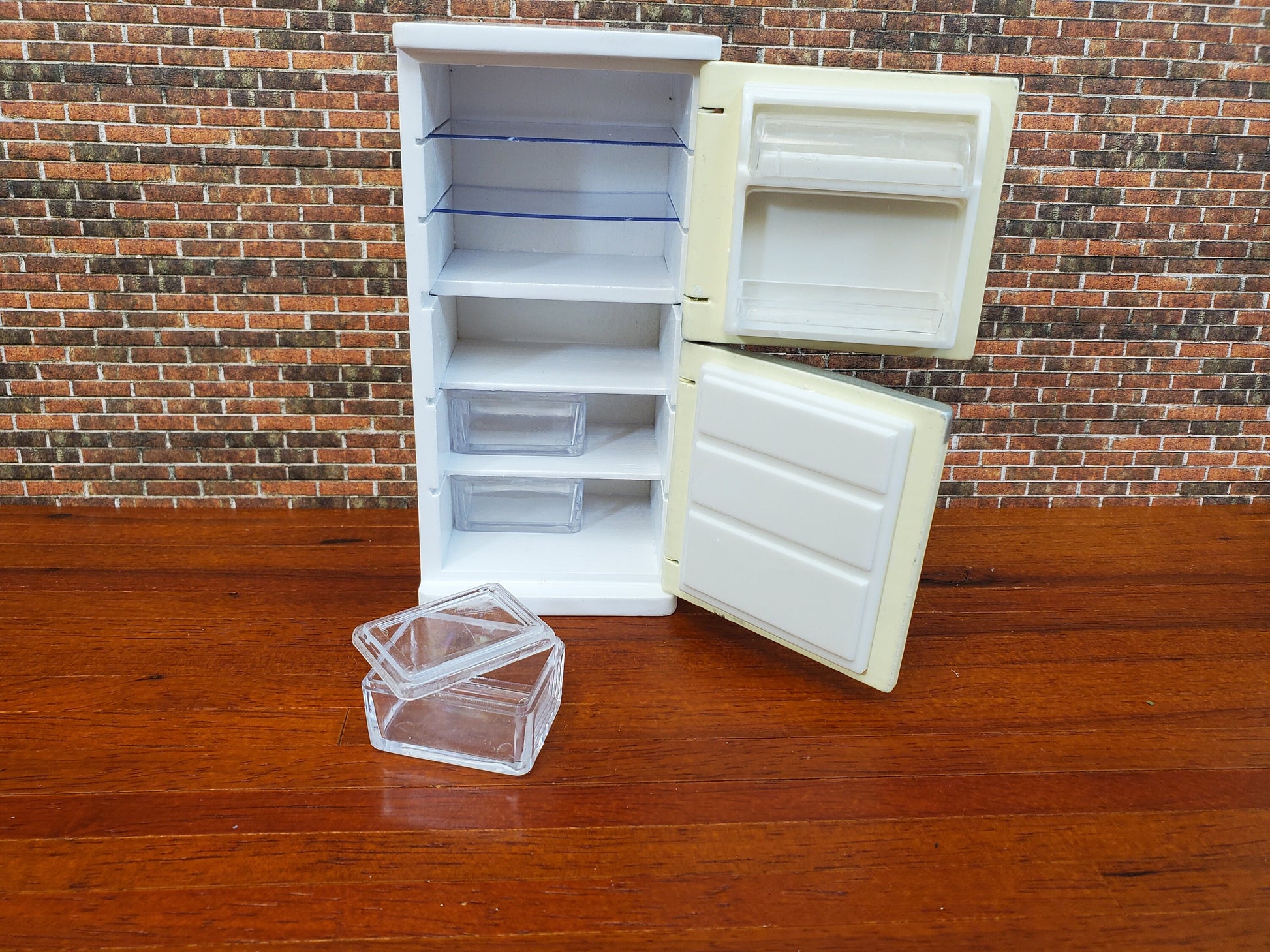 Dollhouse Refrigerator 2 Door Fridge Cream & White Retro Style 1:12 Scale Wood Furniture