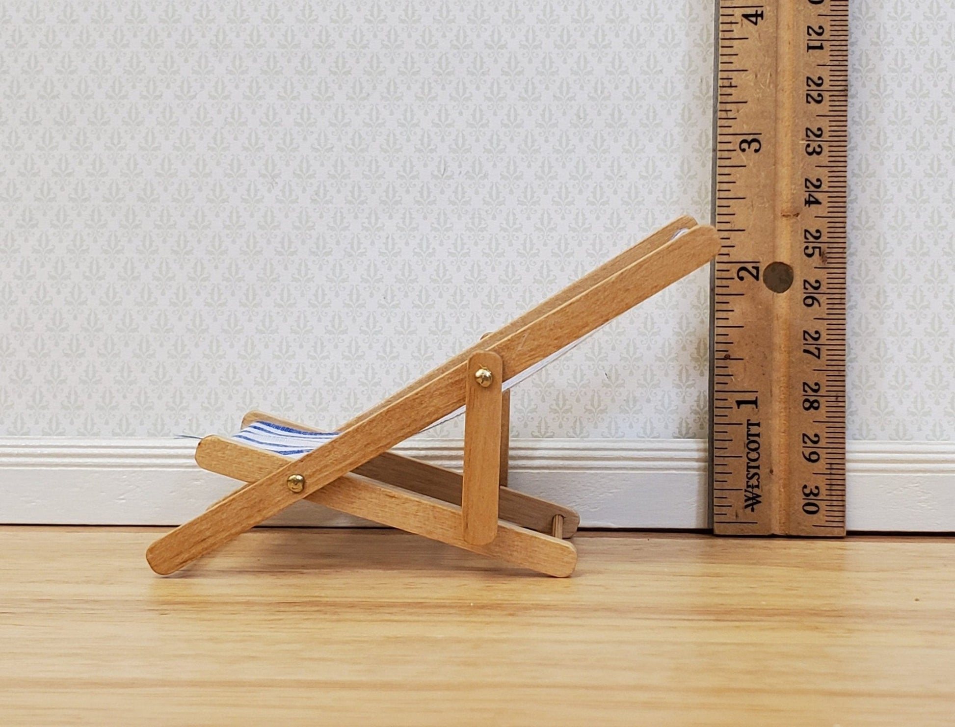 Dollhouse Beach Lounge Chair Folding 1:12 Scale Miniature Furniture - Miniature Crush