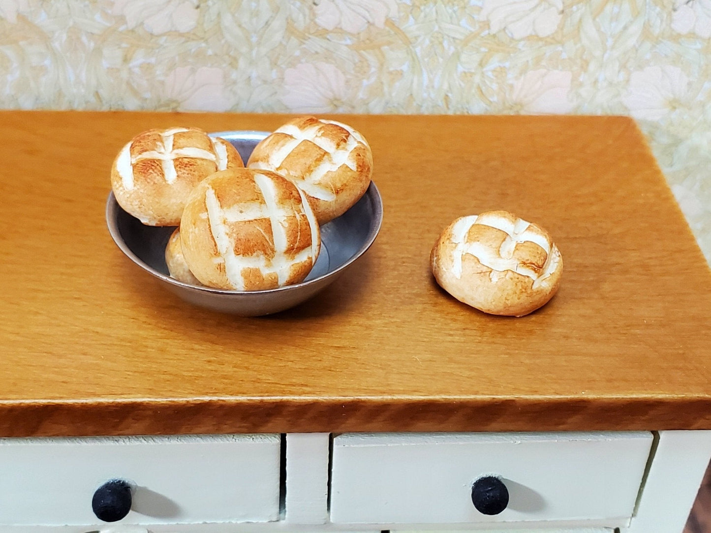 Dollhouse Bread Round Loaves 5 Pieces 1:12 Scale Miniature Food Kitchen Bakery - Miniature Crush