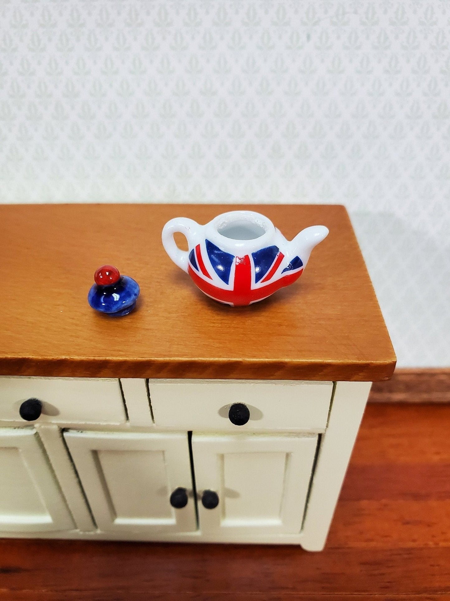 Dollhouse Ceramic Teapot with Removable Lid British Union Jack Flag 1:12 Scale Miniature - Miniature Crush