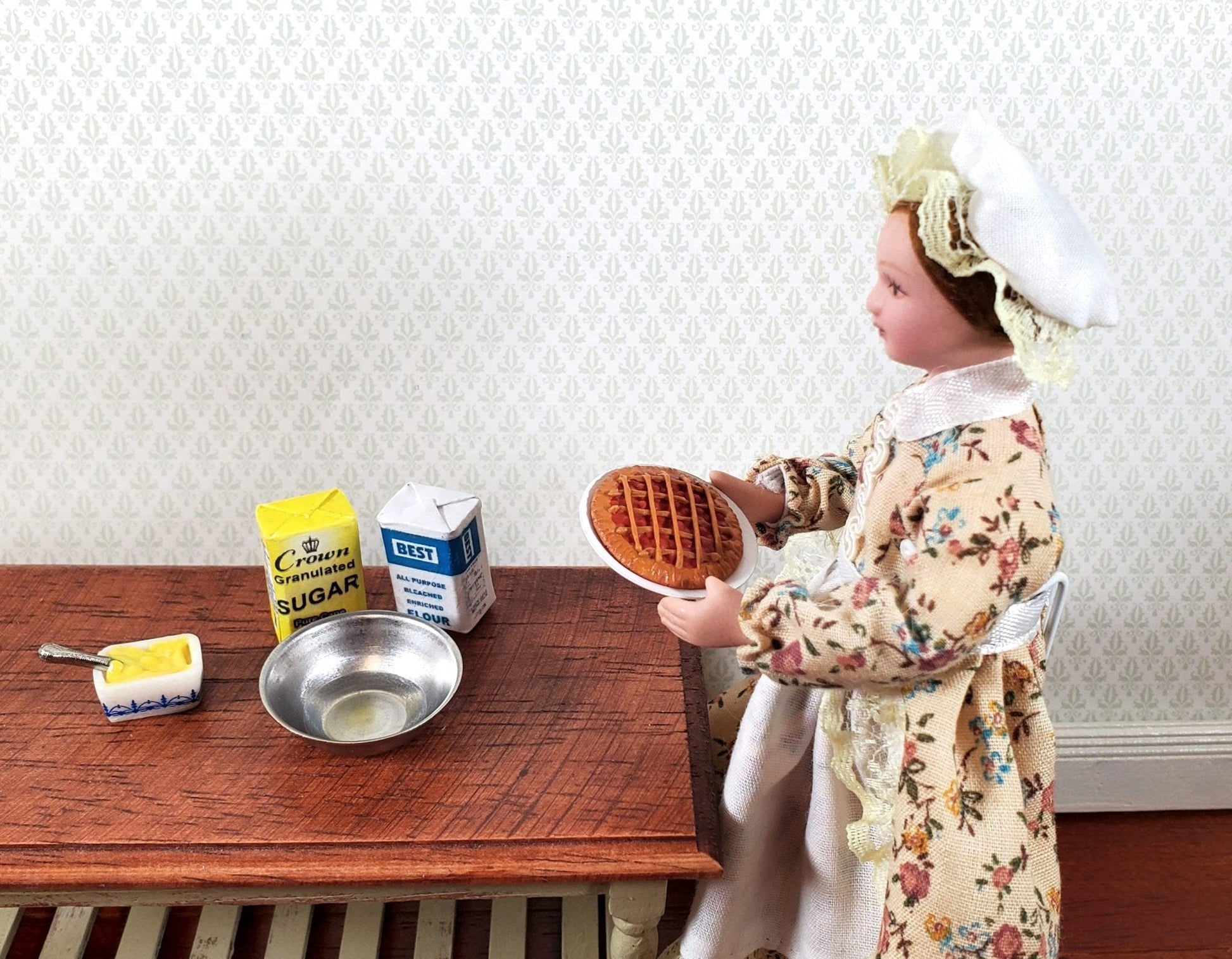 Dollhouse Cherry Pie on Plate 1:12 Scale Miniature Kitchen Food Bakery - Miniature Crush