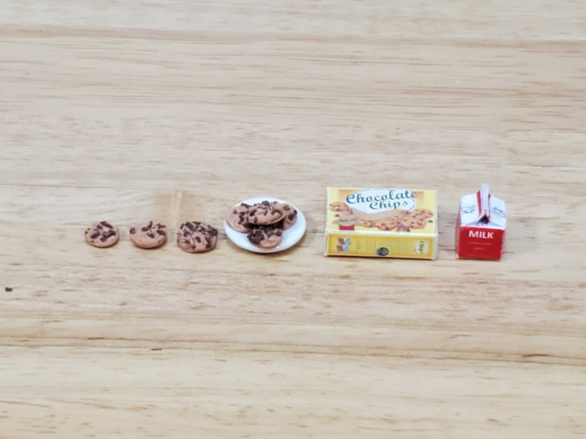 Dollhouse Chocolate Chips Cookies Milk & Plate 1:12 Scale Miniatures - Miniature Crush