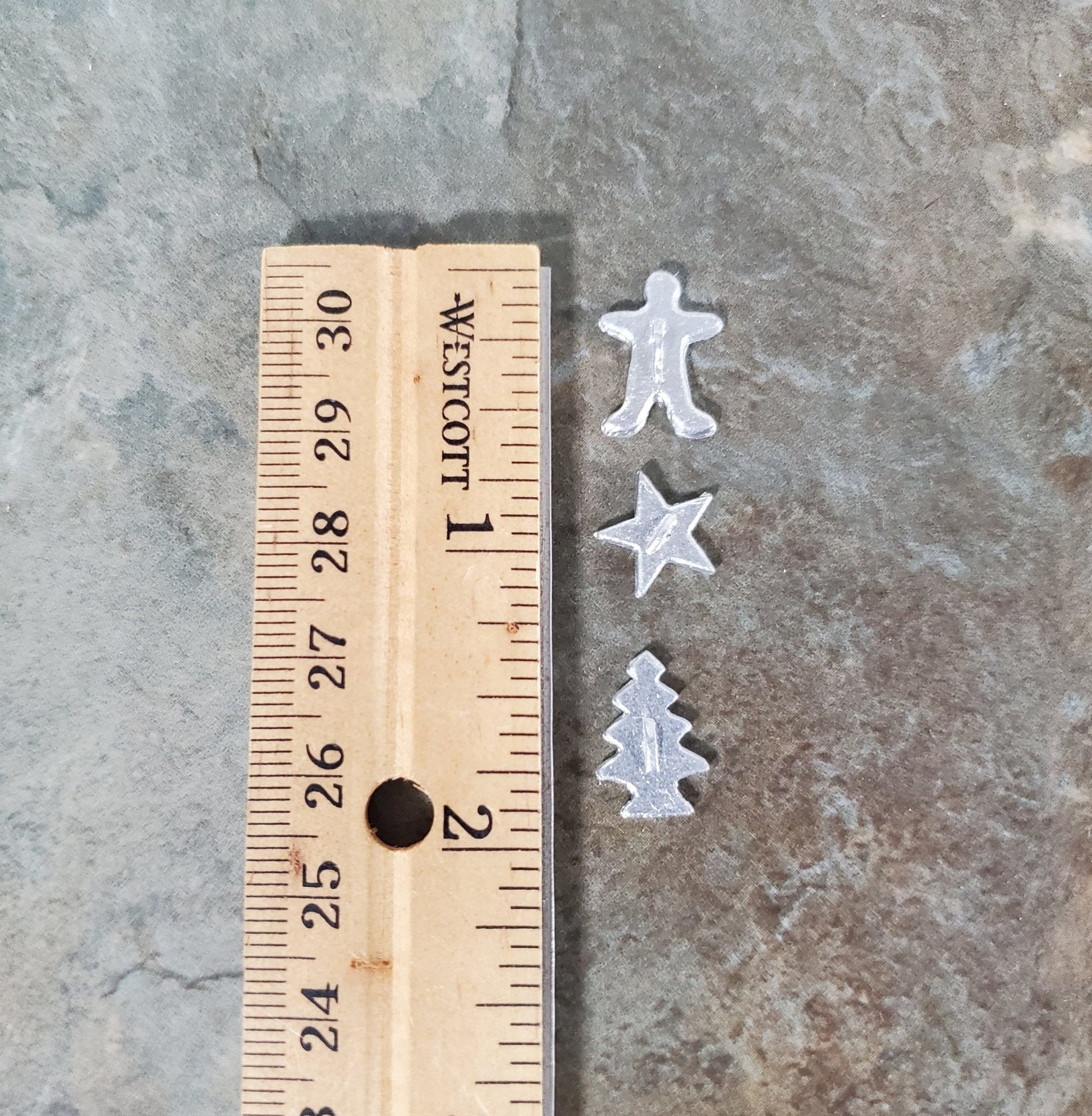 Dollhouse Christmas Cookie Cutters x3 1:12 Scale Miniatures Tree Star Gingerbread Man - Miniature Crush