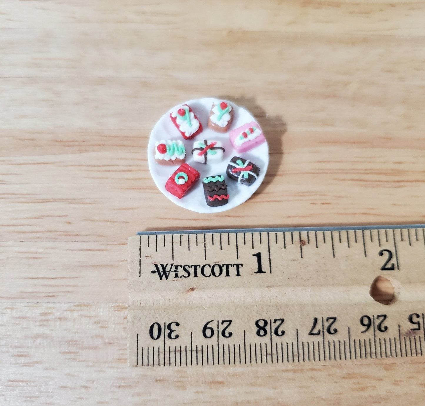 Dollhouse Christmas Mini Cakes on Glass Plate Dessert 1:12 Scale Miniature Food - Miniature Crush