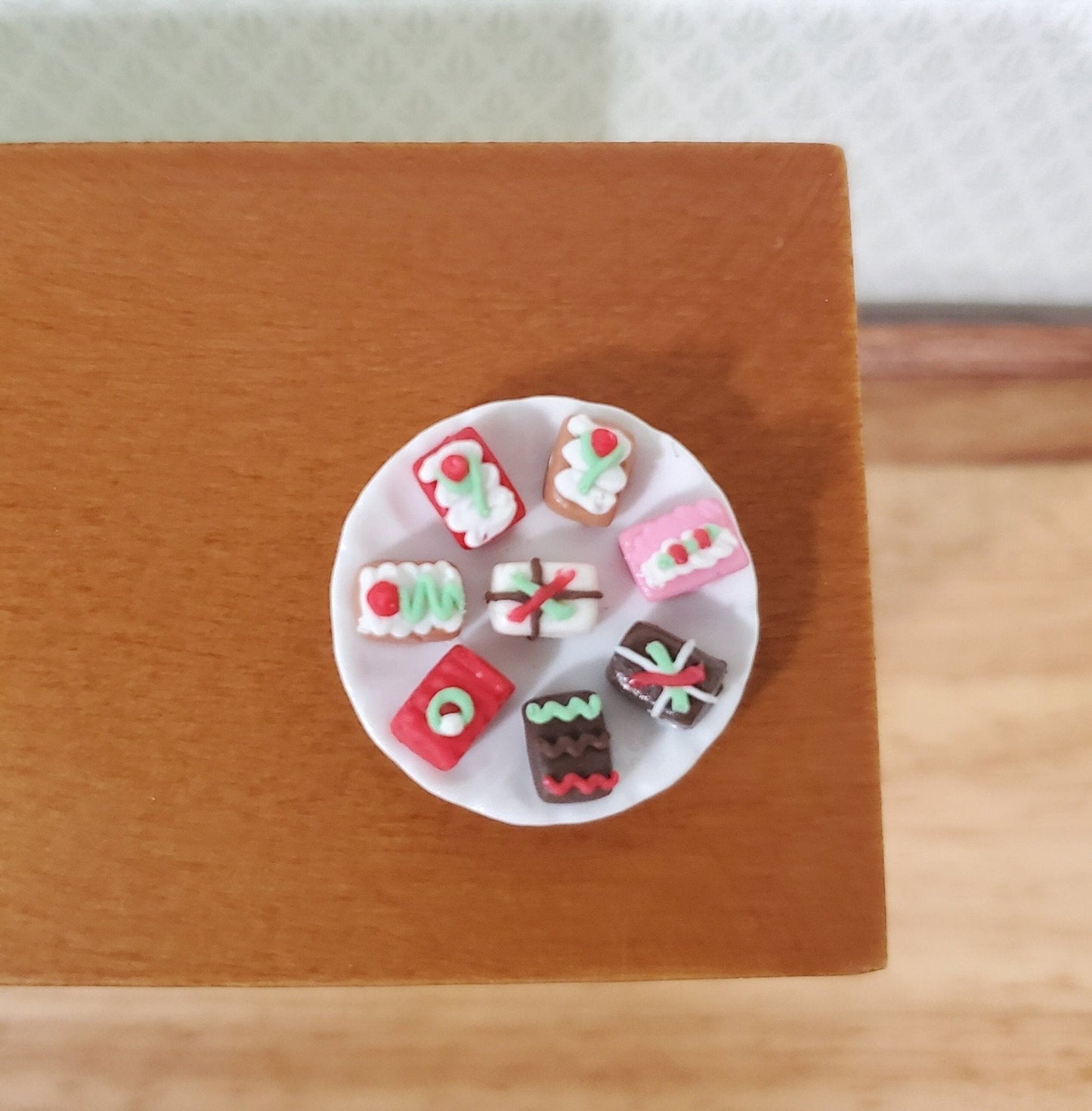 Dollhouse Christmas Mini Cakes on Glass Plate Dessert 1:12 Scale Miniature Food - Miniature Crush