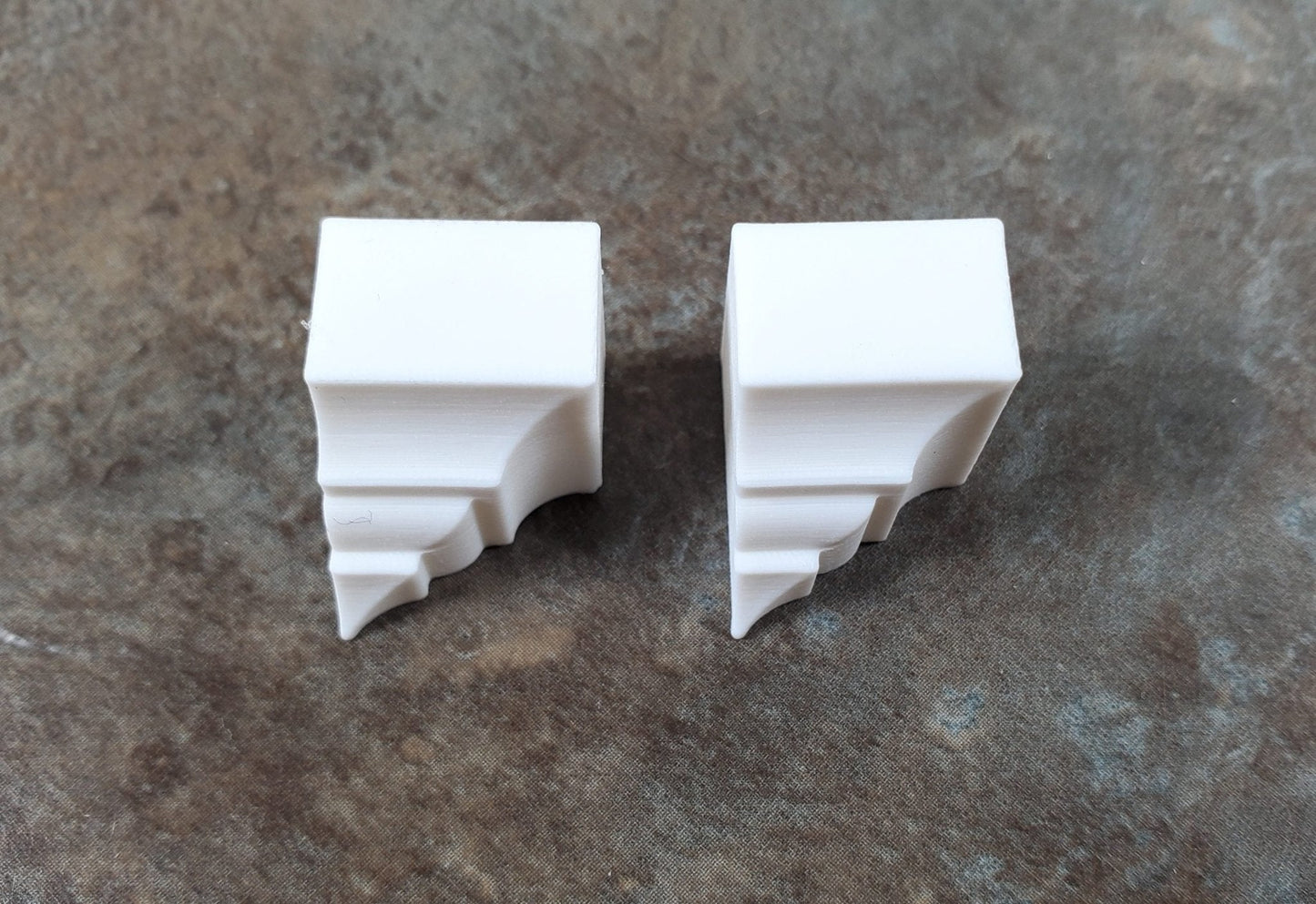 Dollhouse Corner Ceiling Blocks for Crown Molding 2 Inside Pieces 1:12 Scale 053 - Miniature Crush
