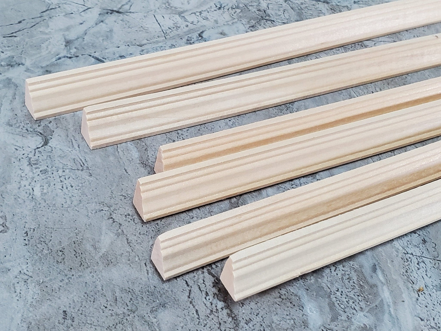 Dollhouse Crown Molding 6 Pieces Thick Ceiling Trim 1/2" wide x 17.75" long Miniature Cornice - Miniature Crush