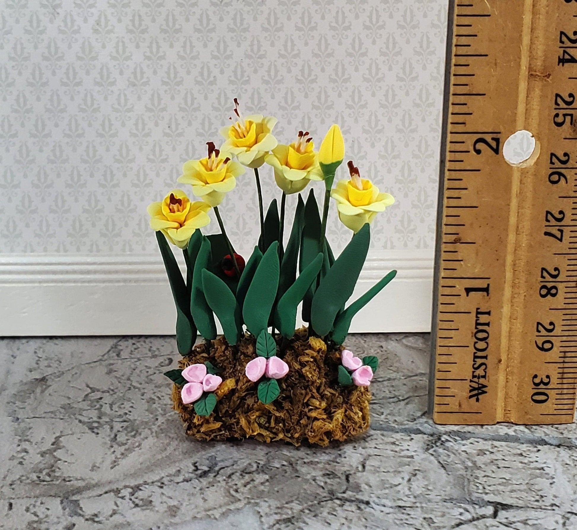 Dollhouse Daffodils Flower Bed Border Yellow 1:12 Scale Miniature Garden - Miniature Crush