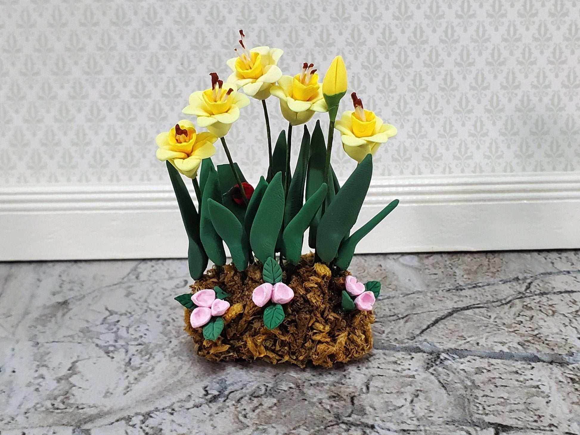 Dollhouse Daffodils Flower Bed Border Yellow 1:12 Scale Miniature Garden - Miniature Crush
