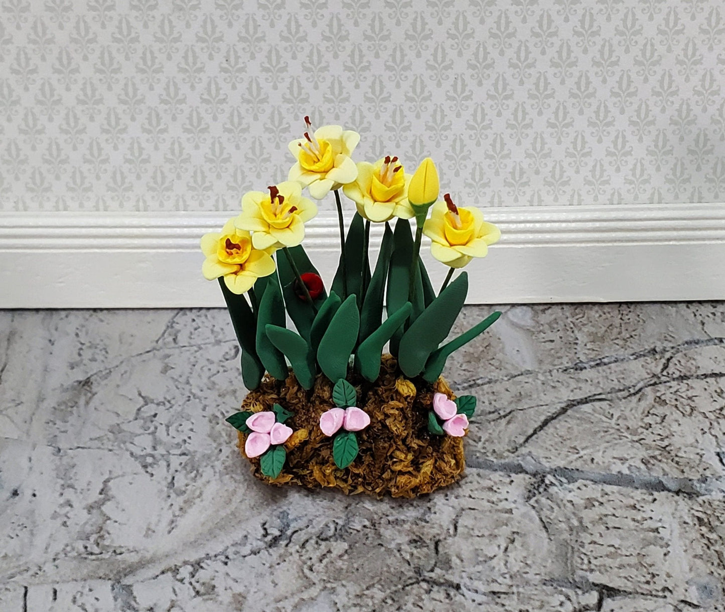 Dollhouse Daffodils Flower Bed Border Yellow 1:12 Scale Miniature Garden - Miniature Crush