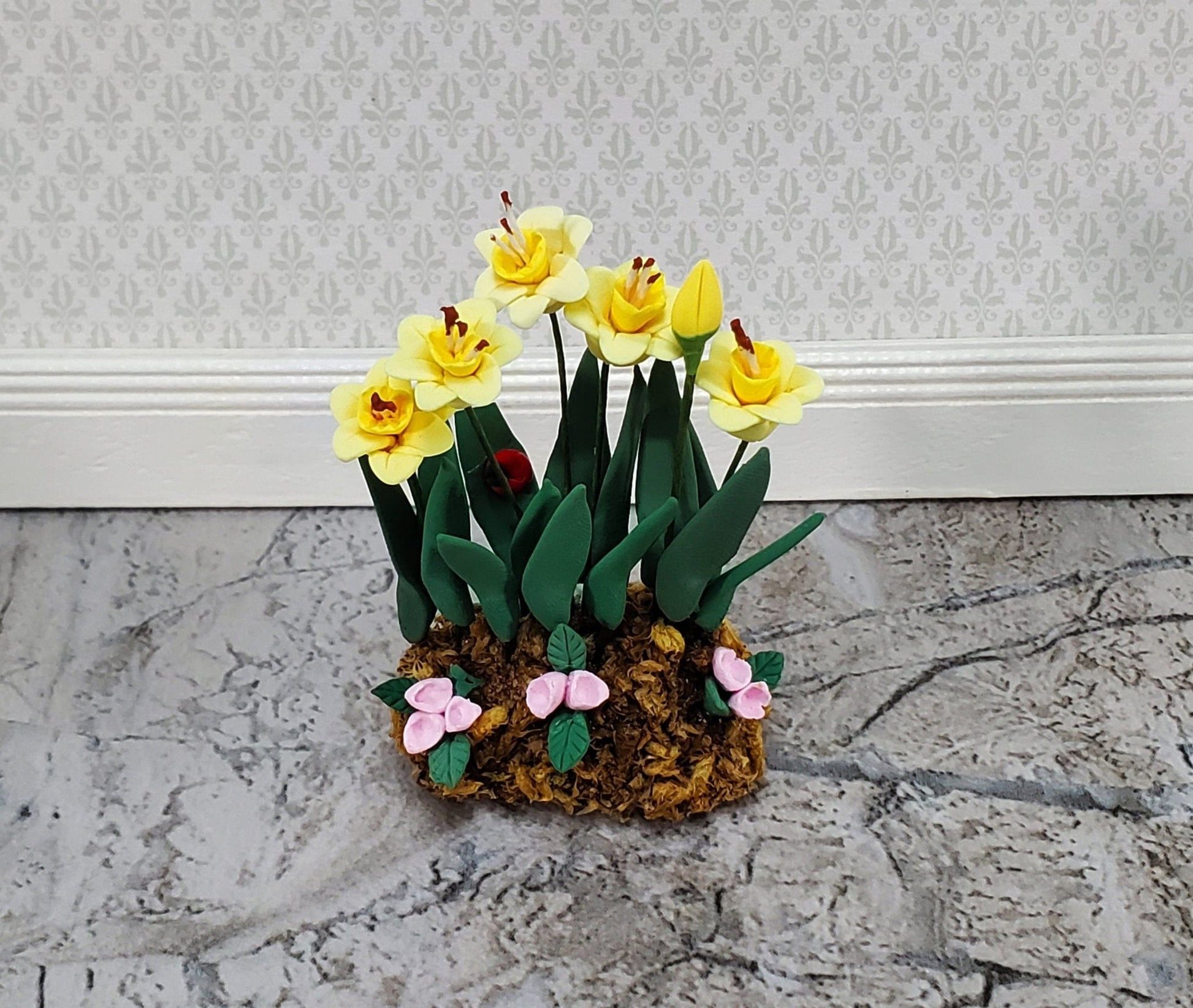Dollhouse Daffodils Flower Bed Border Yellow 1:12 Scale Miniature Garden - Miniature Crush