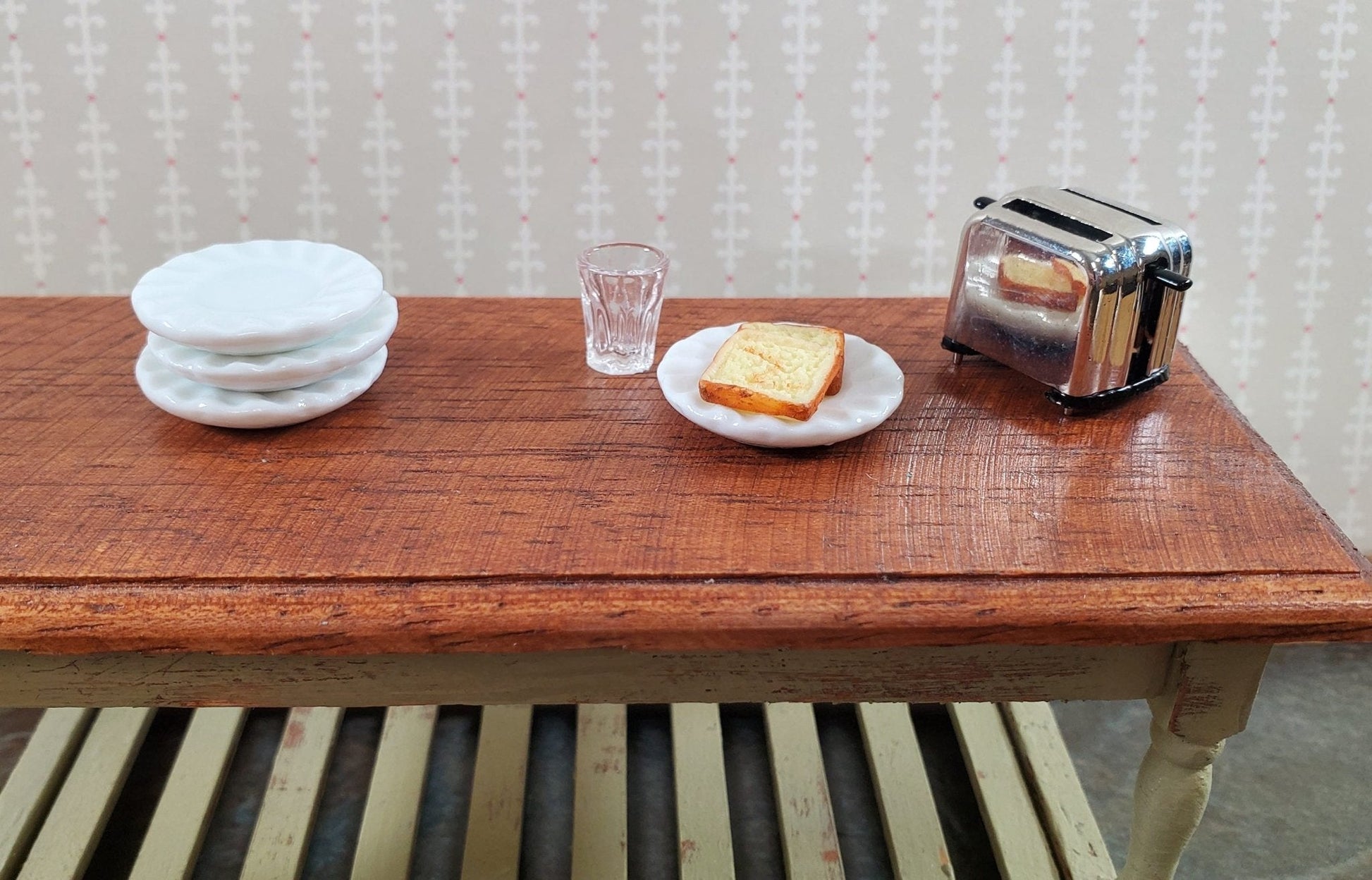 Dollhouse Dinner Plates All White Ceramic Fluted Edges x4 1:12 Scale Miniature - Miniature Crush