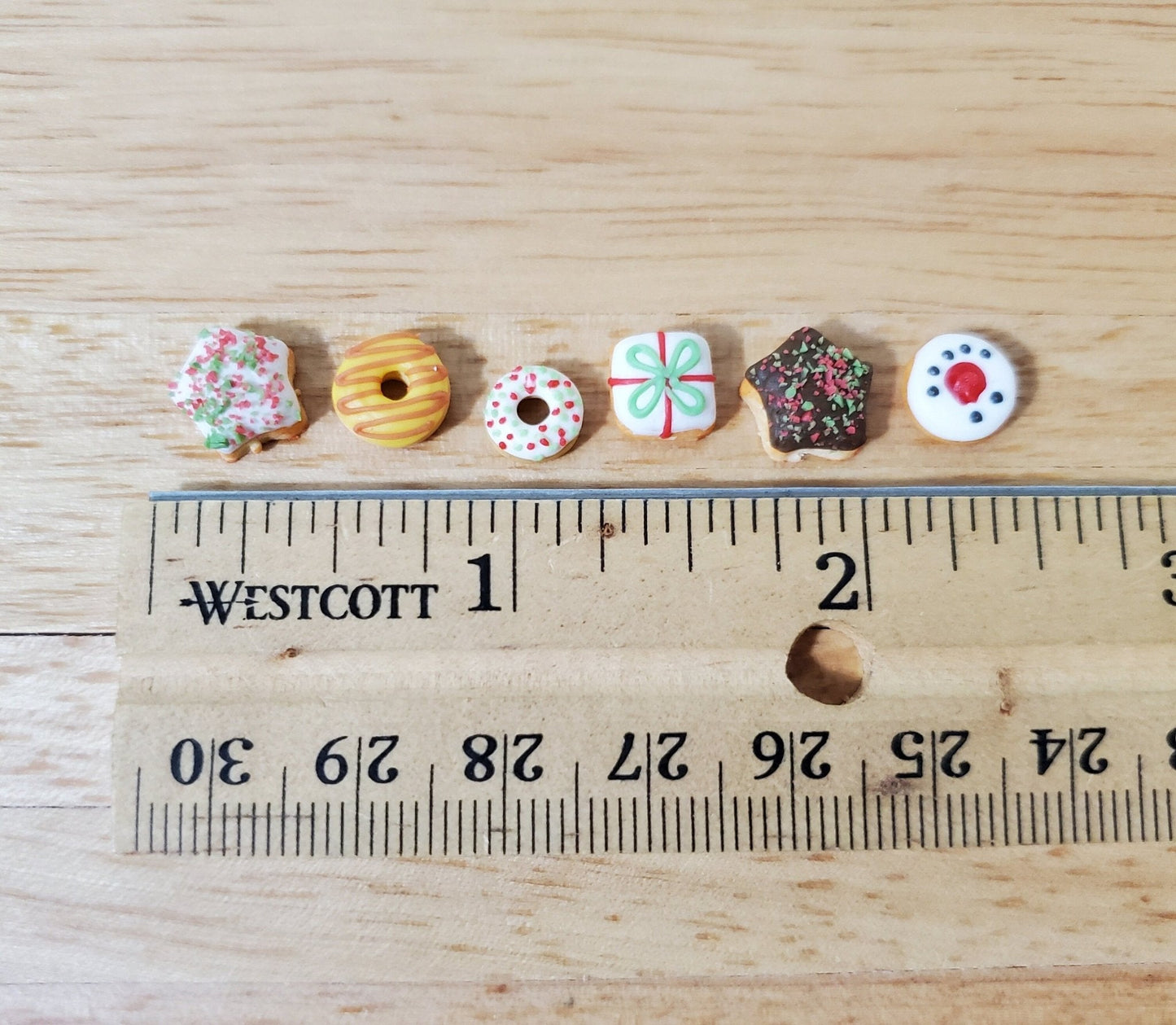 Dollhouse Donuts x6 Christmas Theme Dessert 1:12 Scale Miniature Food - Miniature Crush