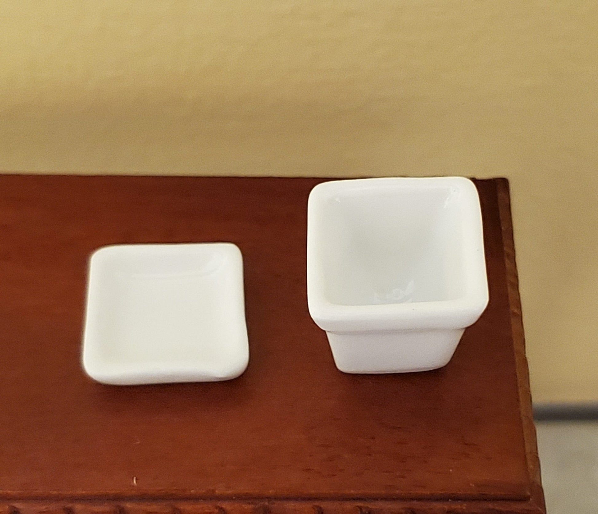 Dollhouse Flower Pots Planters Set of 2 White Ceramic 1:12 Scale Miniature - Miniature Crush