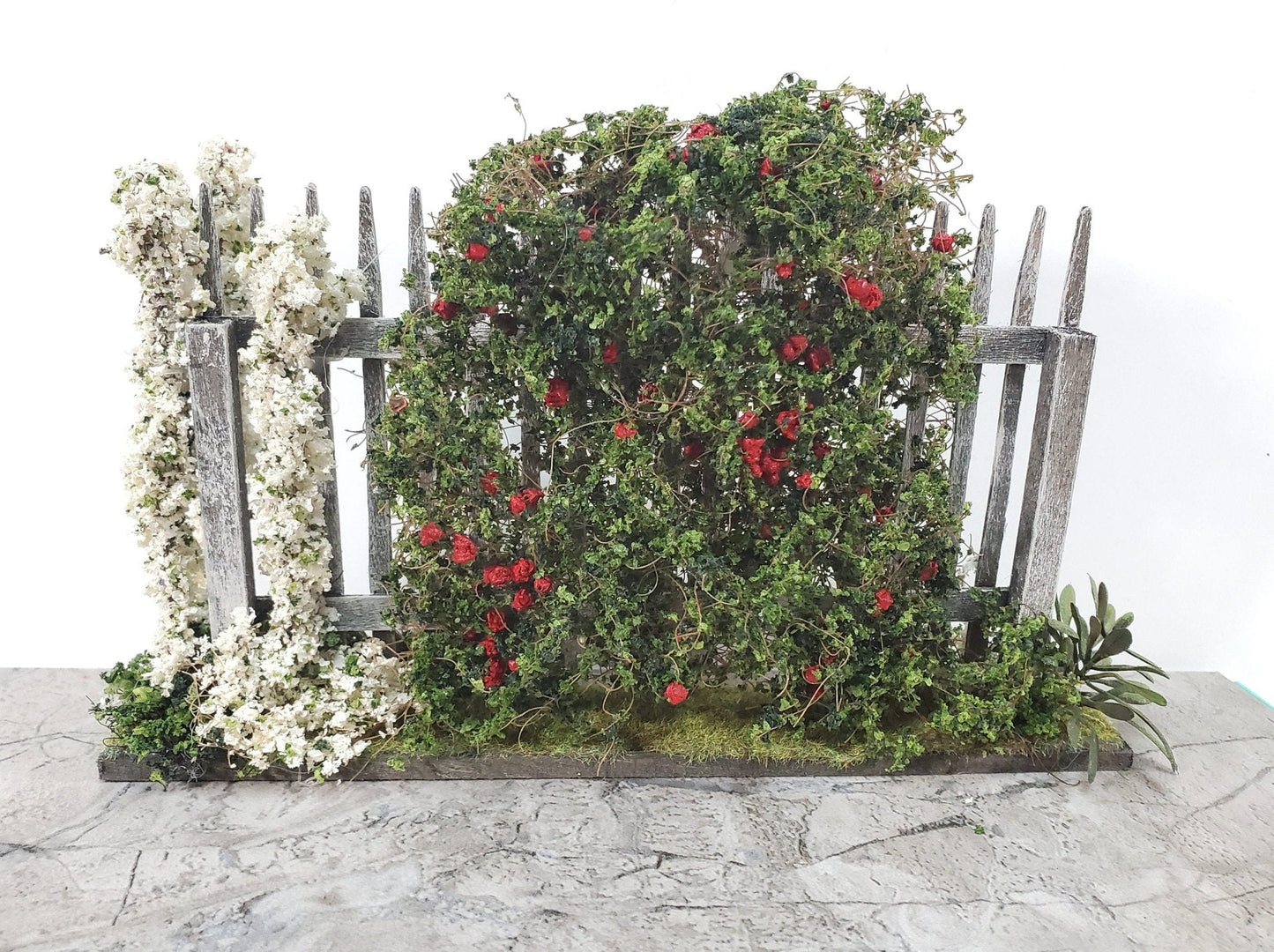 Dollhouse Flowers with Fence Red White Large 1:12 Scale Miniature 2 Sided - Miniature Crush