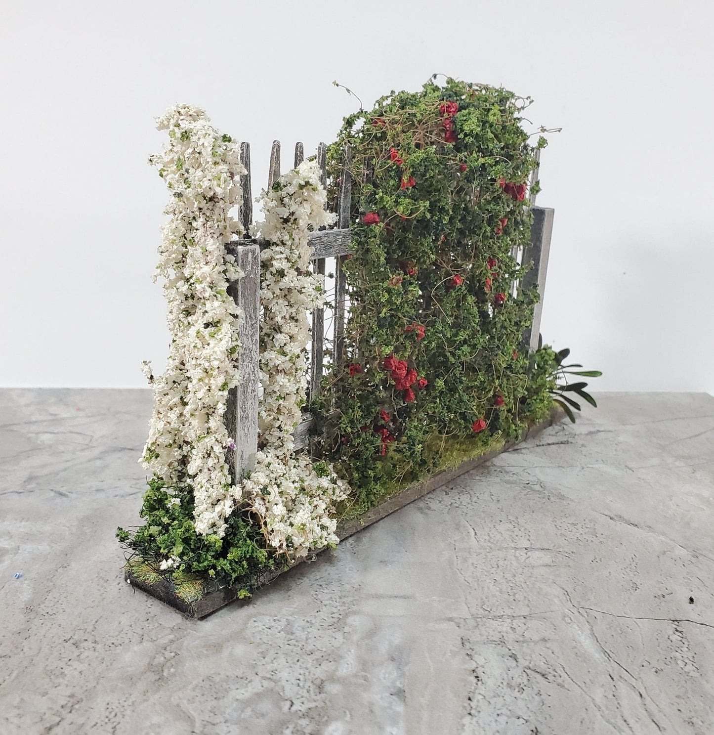 Dollhouse Flowers with Fence Red White Large 1:12 Scale Miniature 2 Sided - Miniature Crush