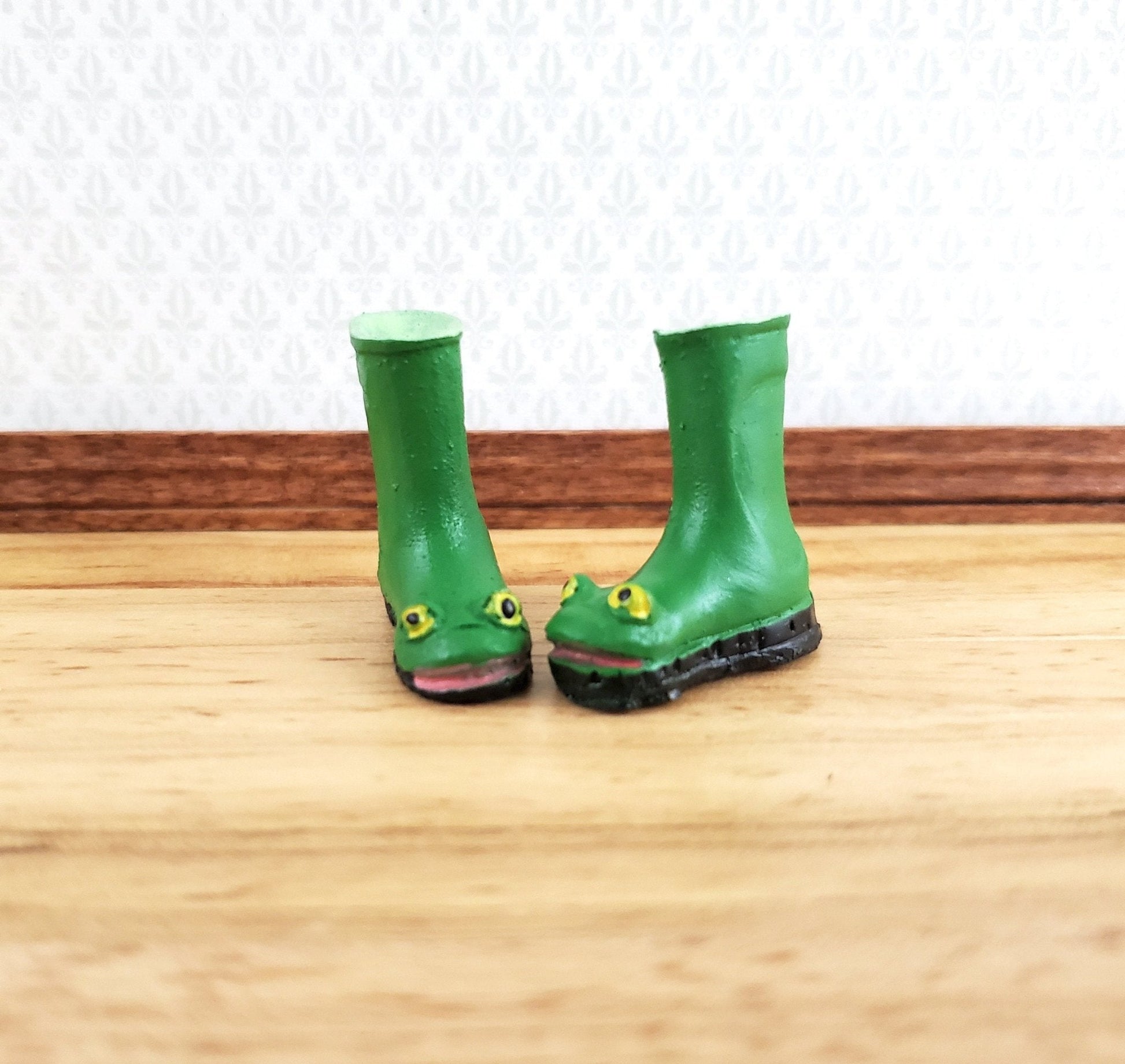 Dollhouse Frog Rain Boots Froggy Wellies Green Resin 1:12 Scale Miniatures - Miniature Crush