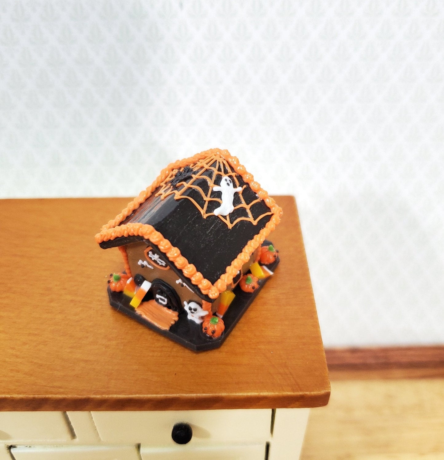 Dollhouse Halloween Gingerbread House 1:12 Scale Miniature Decoration - Miniature Crush