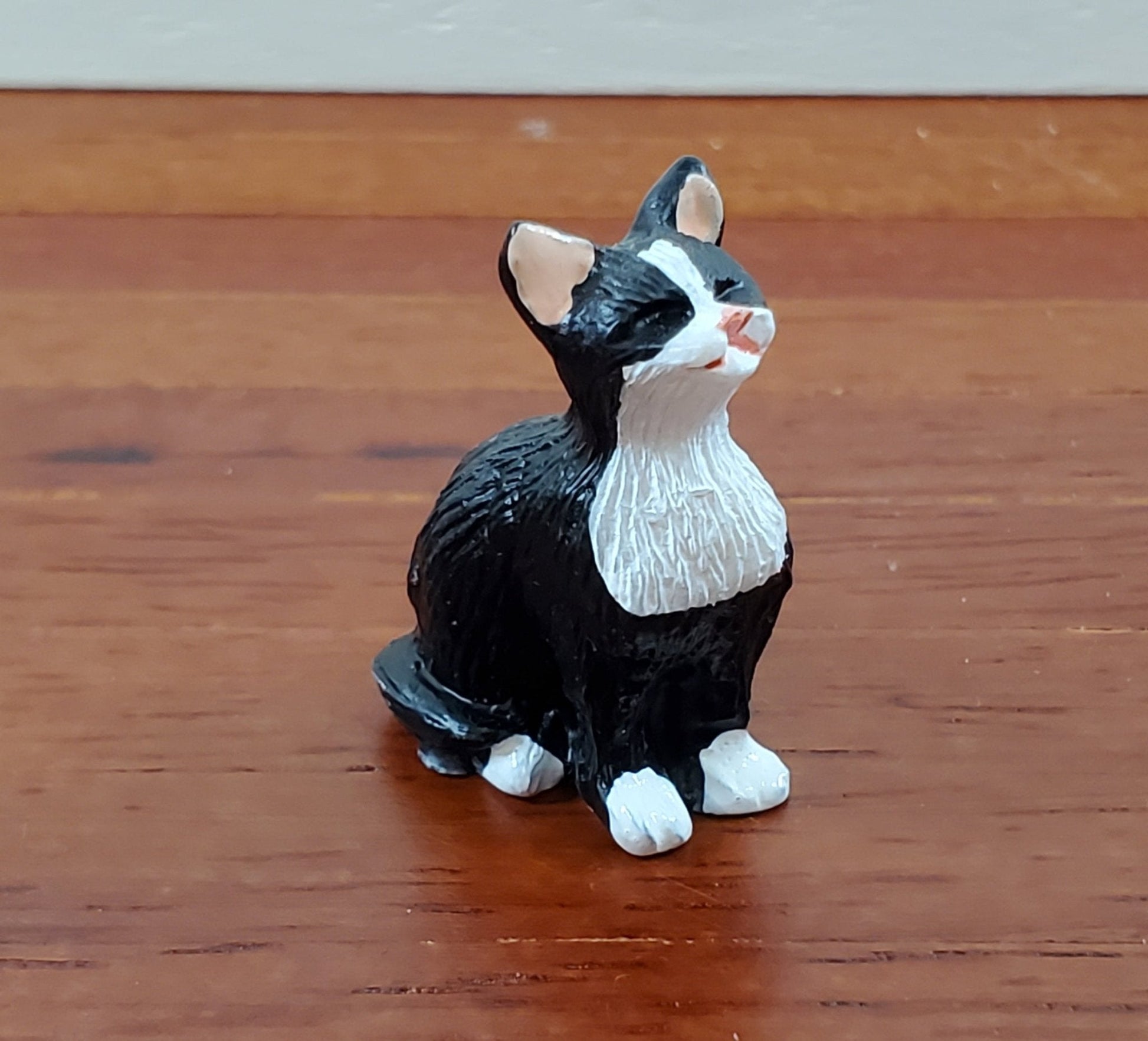 Dollhouse Kitty Cat Tuxedo Black and White Eyes Closed Sitting 1:12 Scale Miniature - Miniature Crush