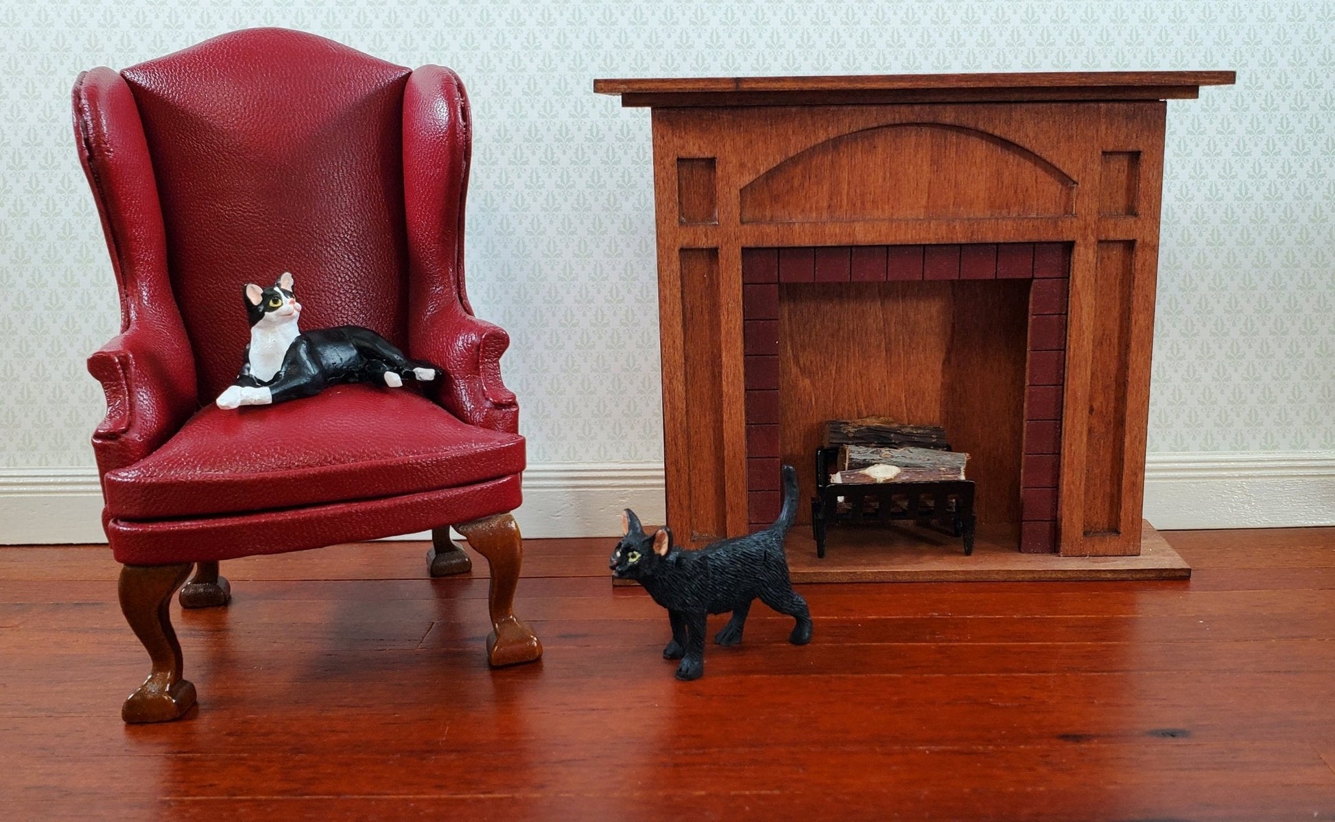 Dollhouse Kitty Cat Tuxedo Black and White Lying Down 1:12 Scale Miniature Pet - Miniature Crush
