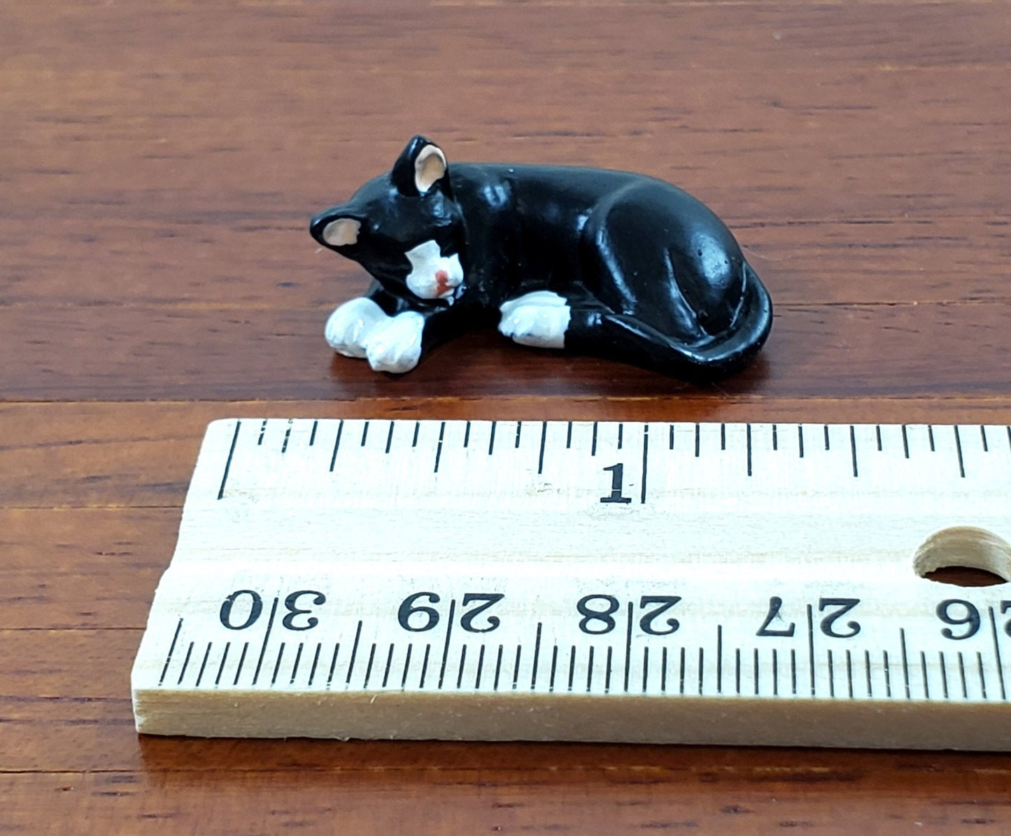 Dollhouse Kitty Cat Tuxedo Black and White Sleeping Curled Up 1:12 Scale Miniature - Miniature Crush