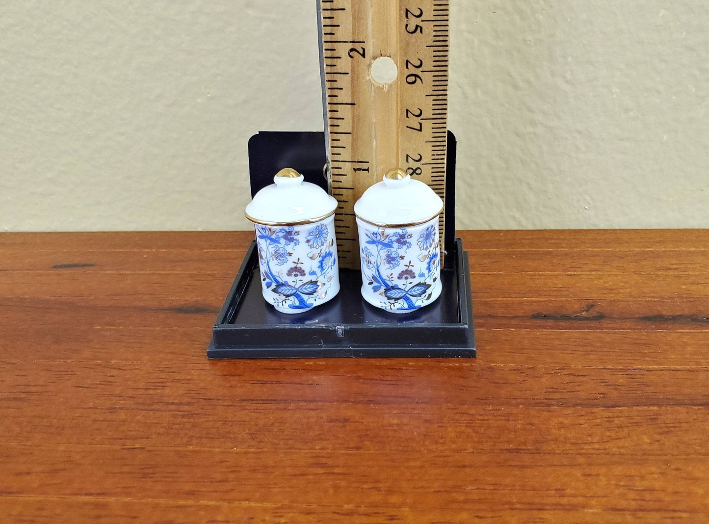 Dollhouse Miniature 2 Large Jars Bins with Lid Reutter Porcelain 1:12 Scale Kitchen - Miniature Crush